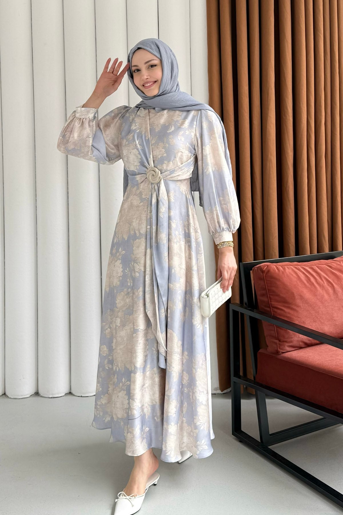 Toka Detaylı Baskılı Saten Kumaş Tesettür Elbise-MAVİ