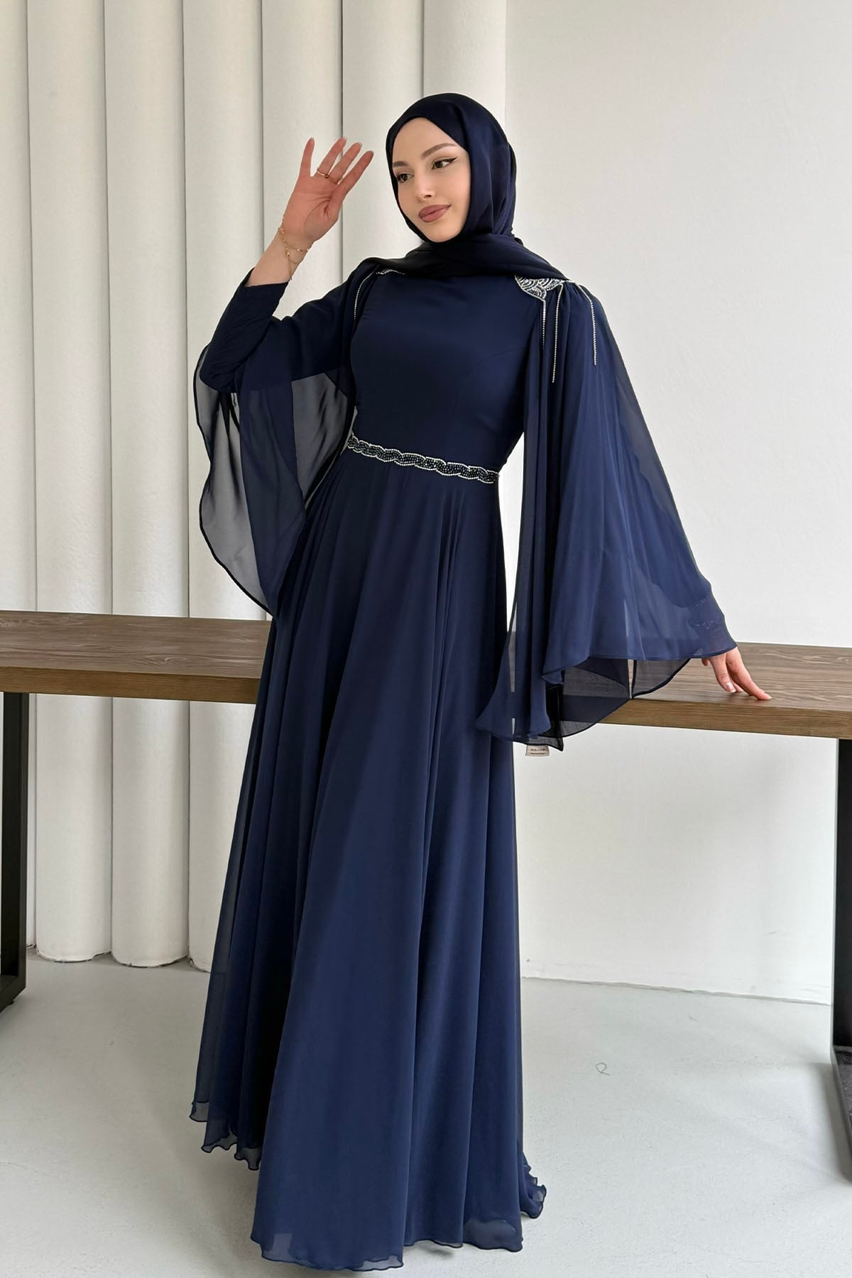 Ultra Lüks Taş İşlemeli Pelerin Kollu Tesettür Abiye-LACİVERT