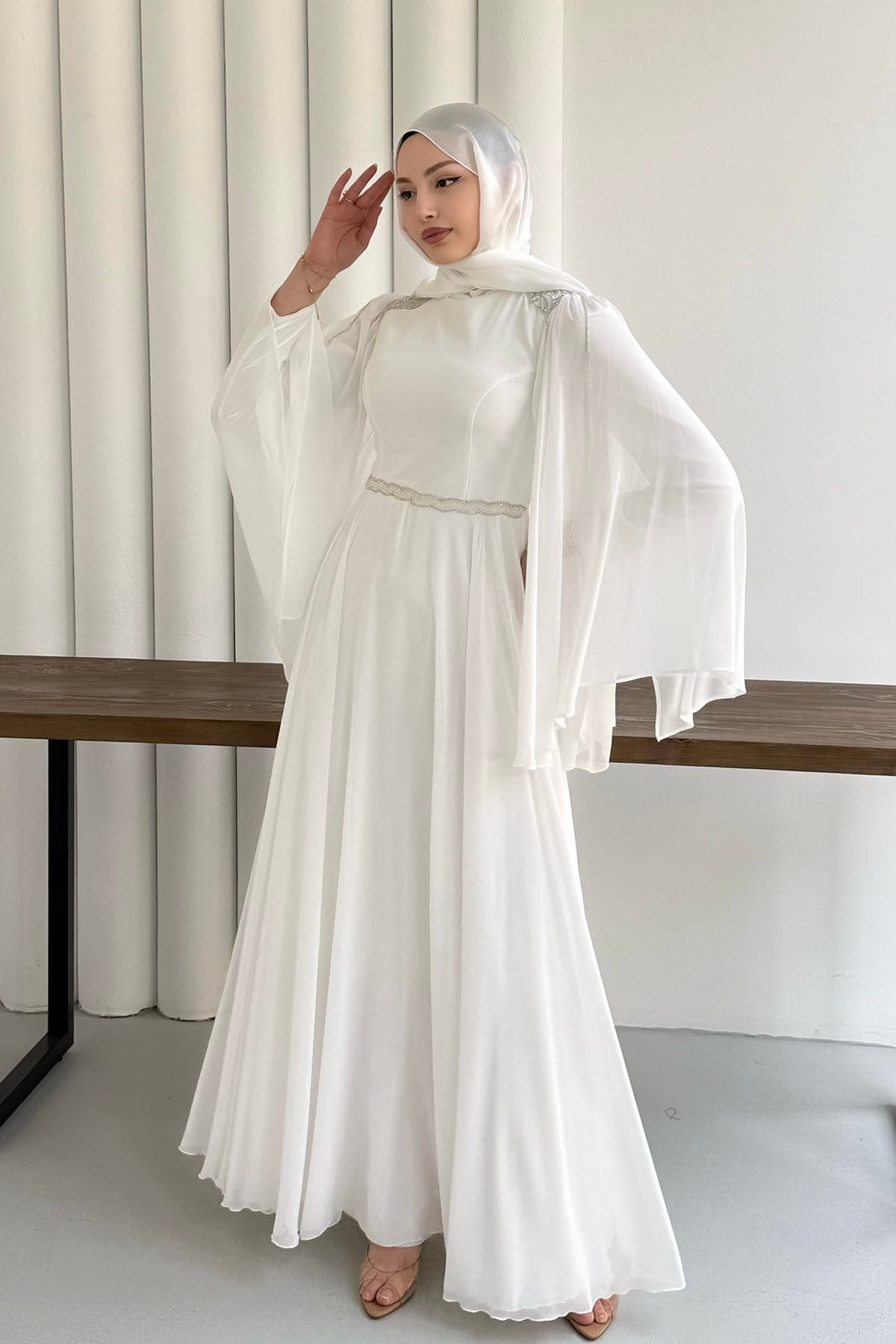 Ultra Lüks Taş İşlemeli Pelerin Kollu Tesettür Abiye-BEYAZ