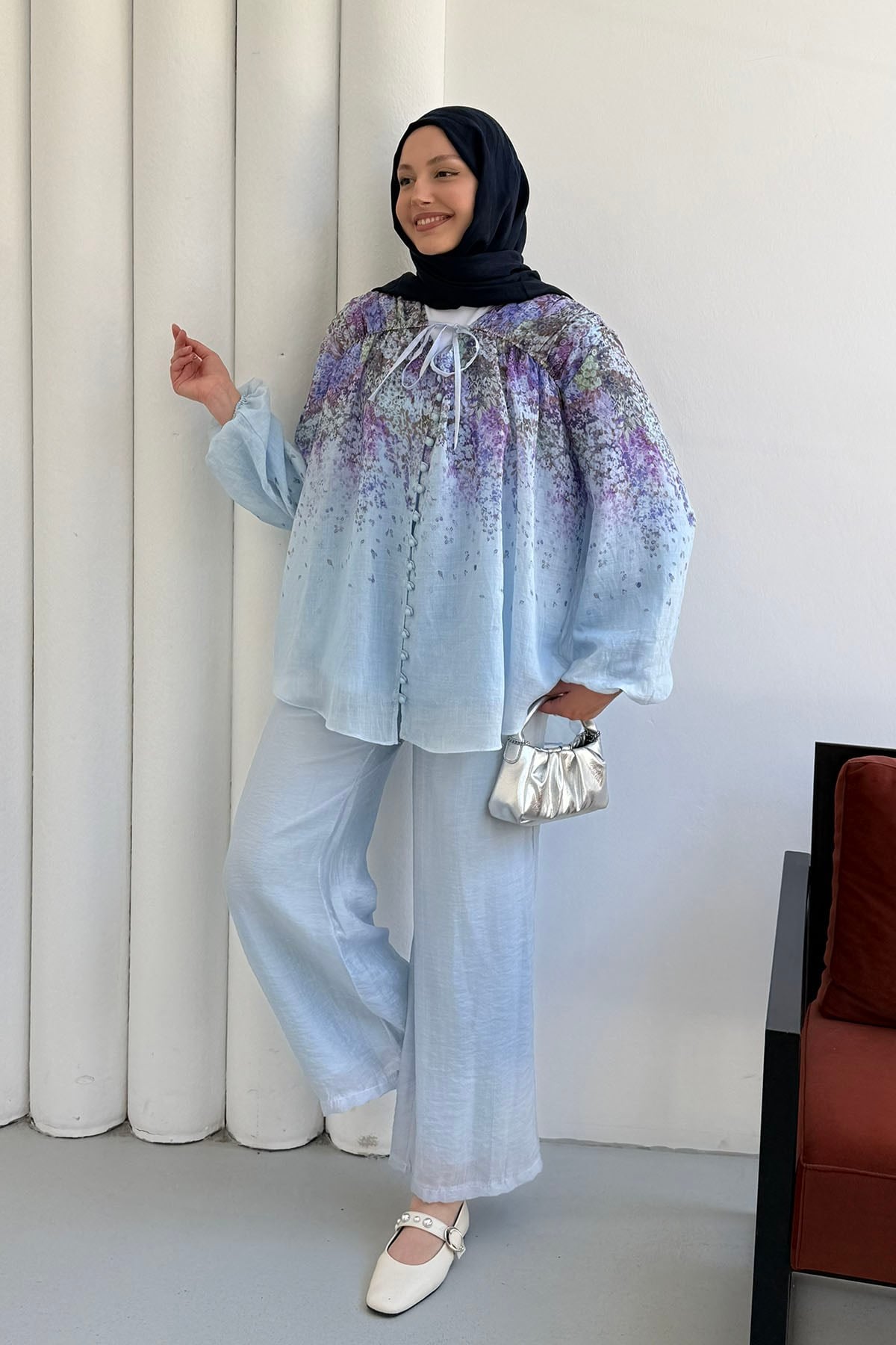 Üst Düğmeli Çiçek Desenli Pantolonlu Tesettür Takım-BEBE MAVİ
