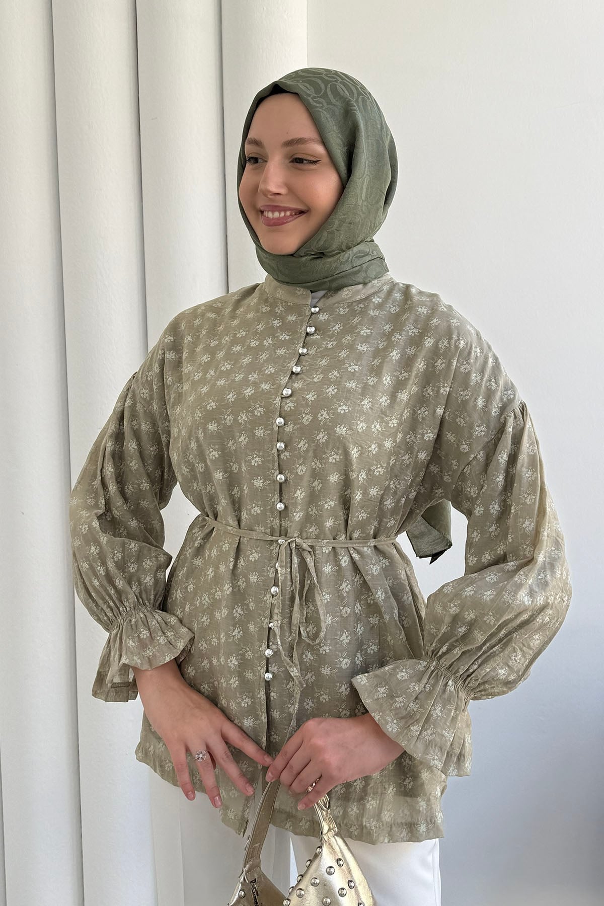 Vual Kumaş Çiçek Desenli Önü Düğmeli Gömlek-ÇAĞLA YEŞİLİ