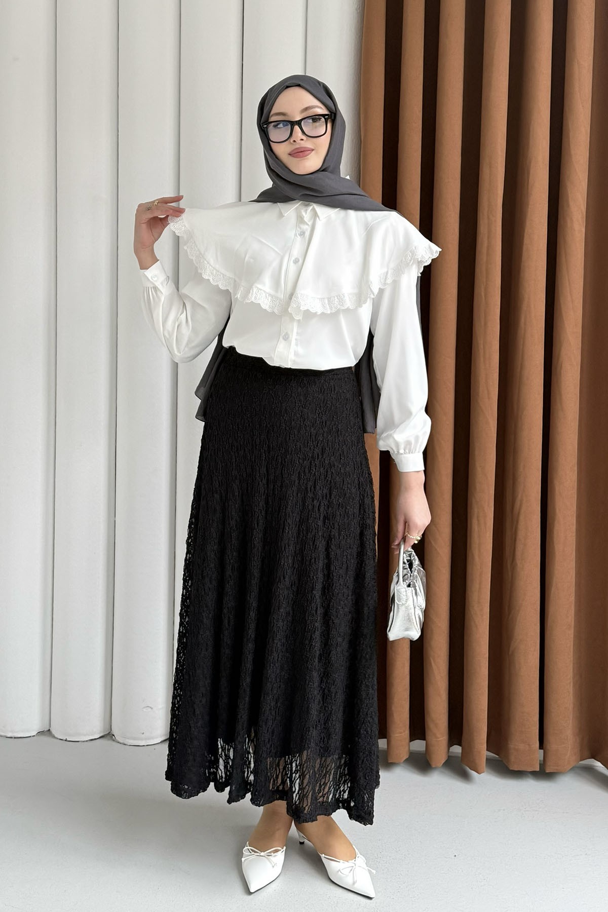 Yaka Dantel Detaylı Pelerin Gömlek-BEYAZ