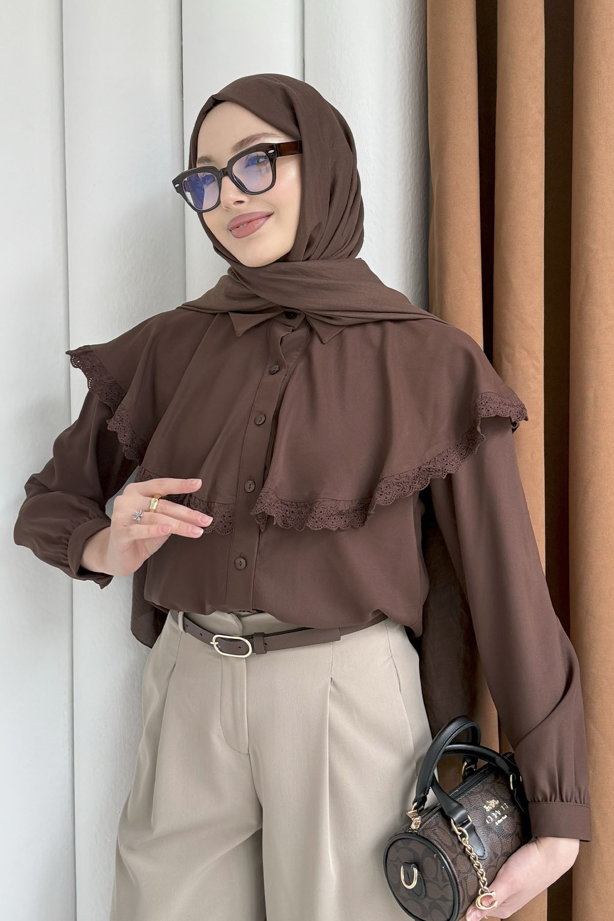 Yaka Dantel Detaylı Pelerin Gömlek-KAHVERENGİ