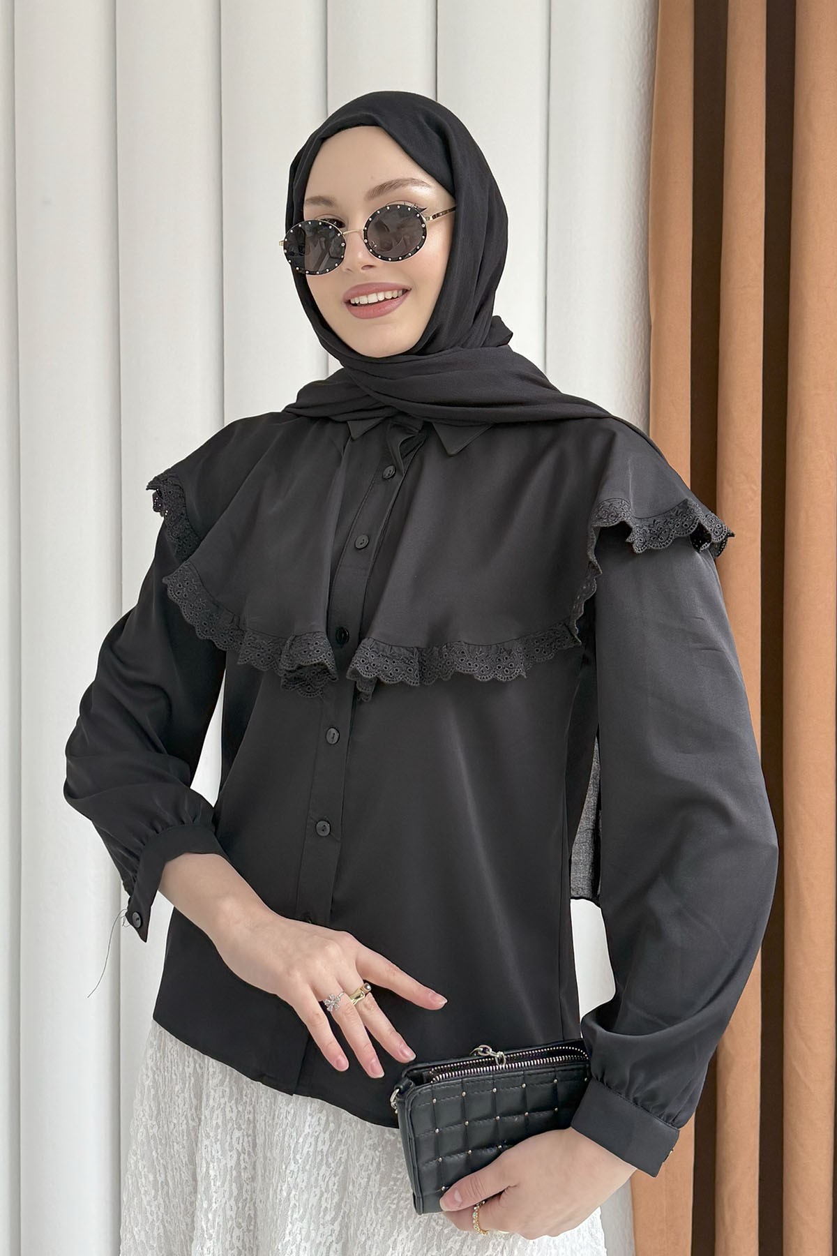 Yaka Dantel Detaylı Pelerin Gömlek-SİYAH