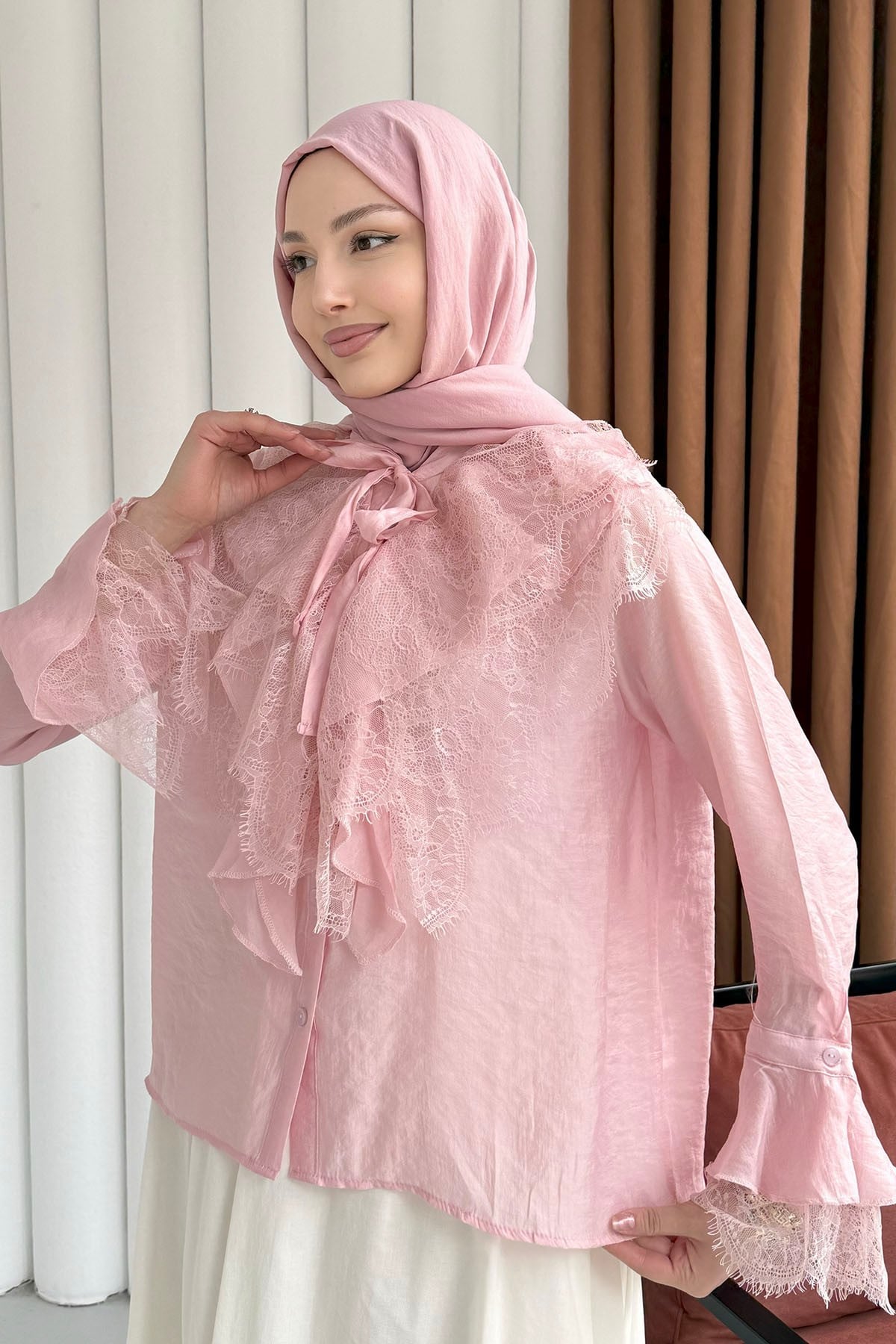 Yaka Ve Kol Dantel Fırfır Detay Gömlek-PEMBE