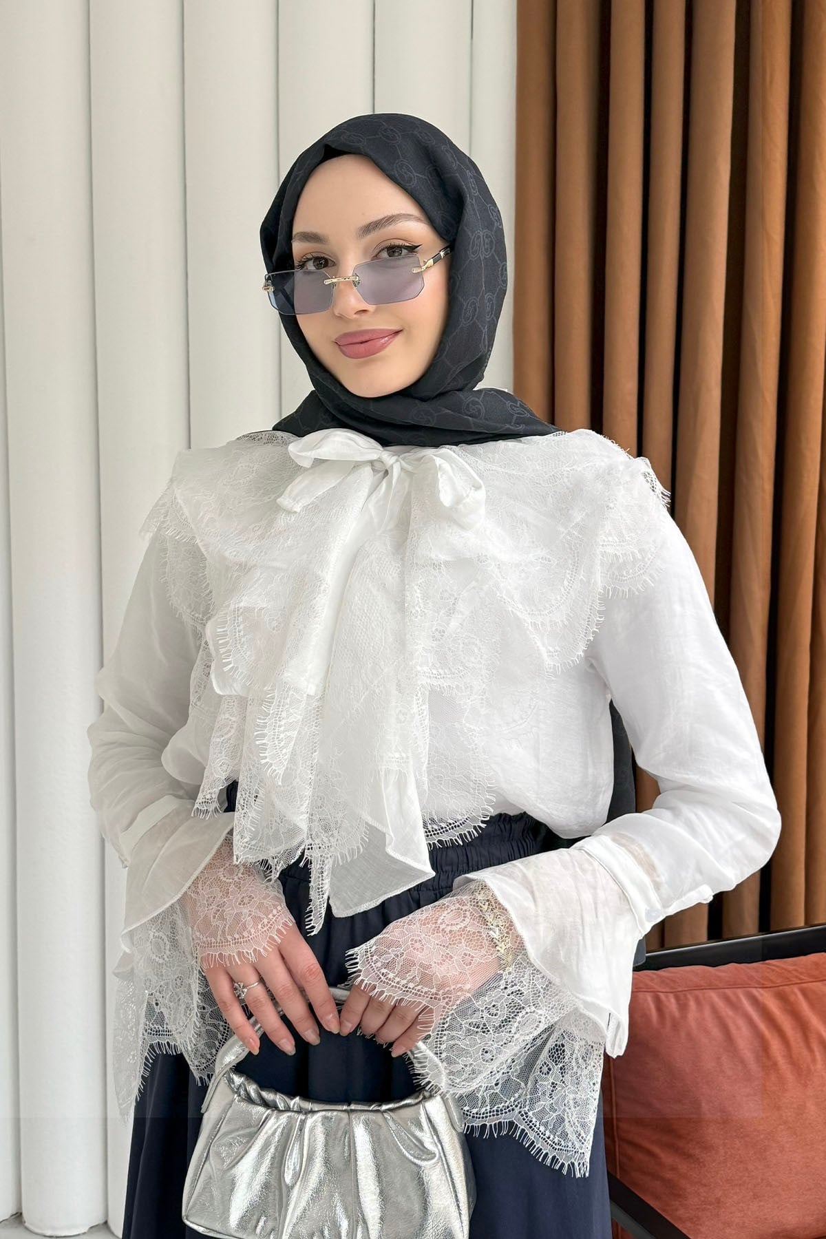 Yaka Ve Kol Dantel Fırfır Detay Gömlek-BEYAZ