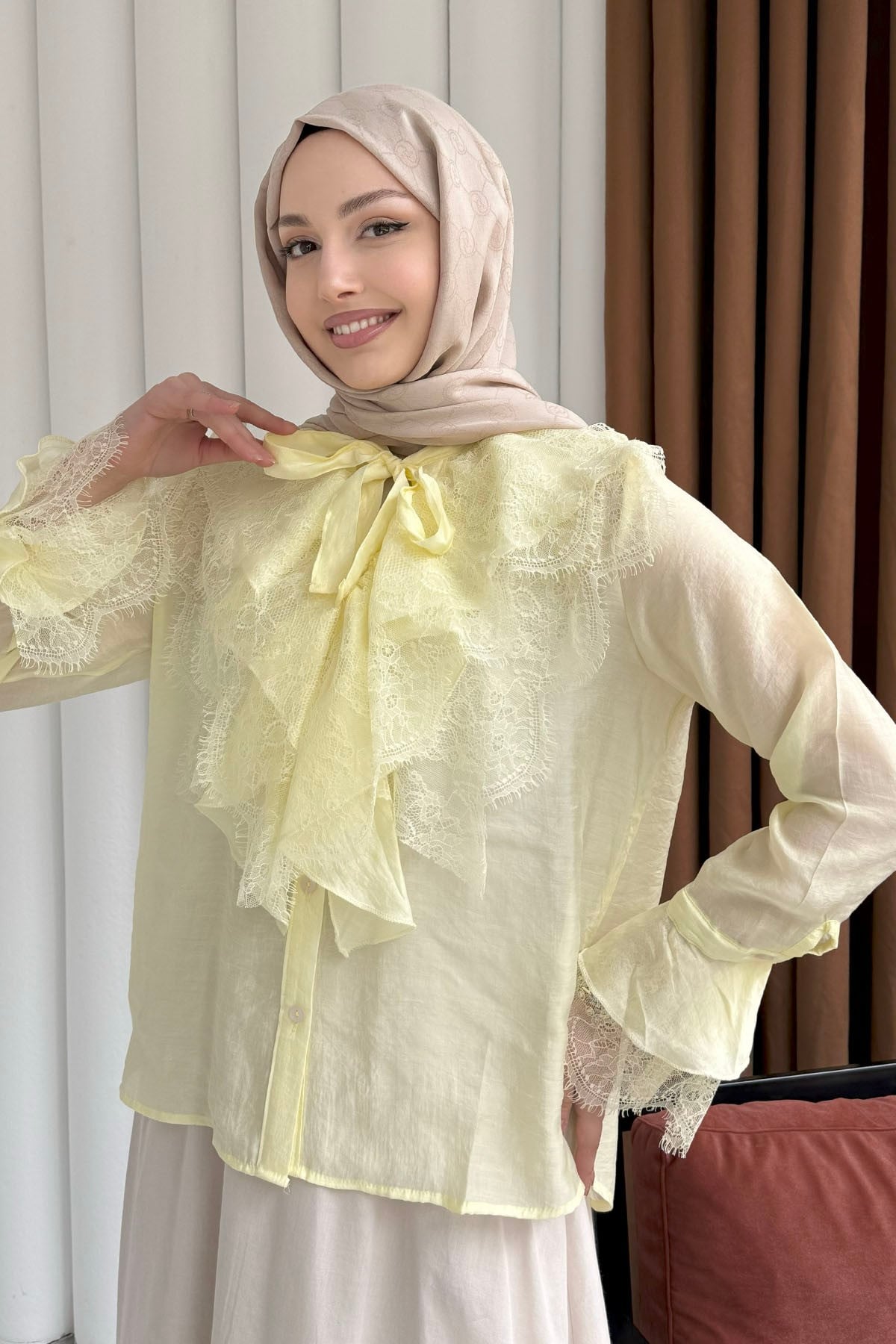 Yaka Ve Kol Dantel Fırfır Detay Gömlek-SARI