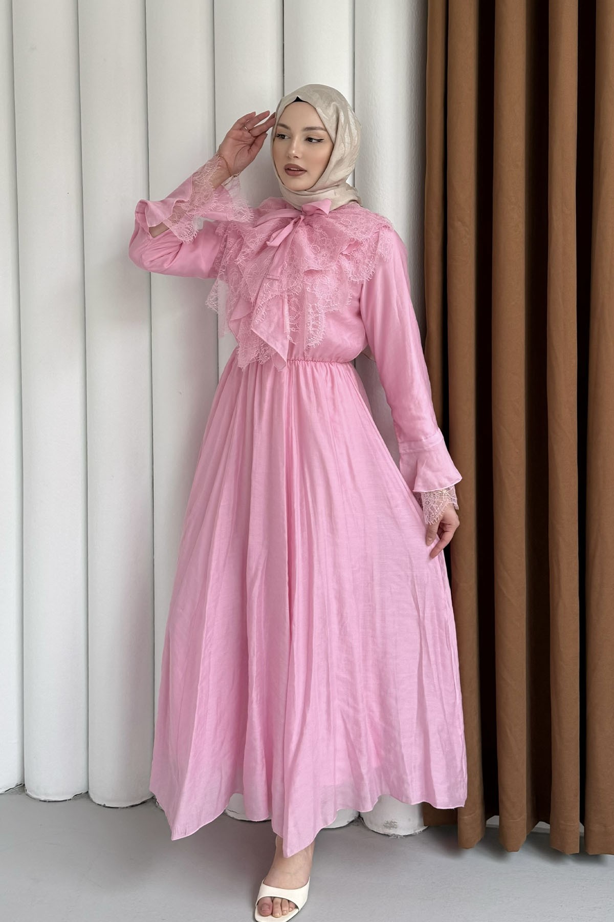 Yaka Ve Kol Dantel Fırfır Detay Tesettür Elbise-PEMBE