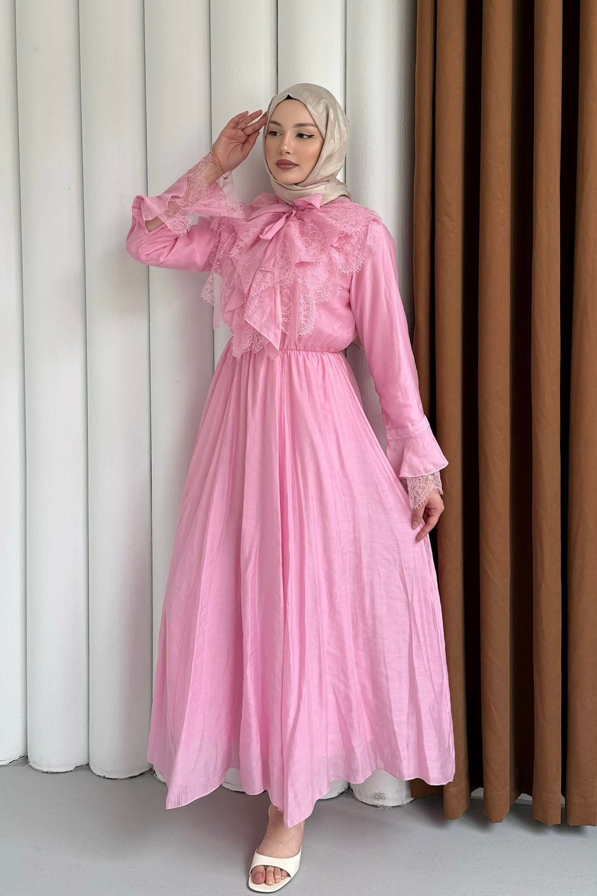 Yaka Ve Kol Dantel Fırfır Detay Tesettür Elbise-PEMBE