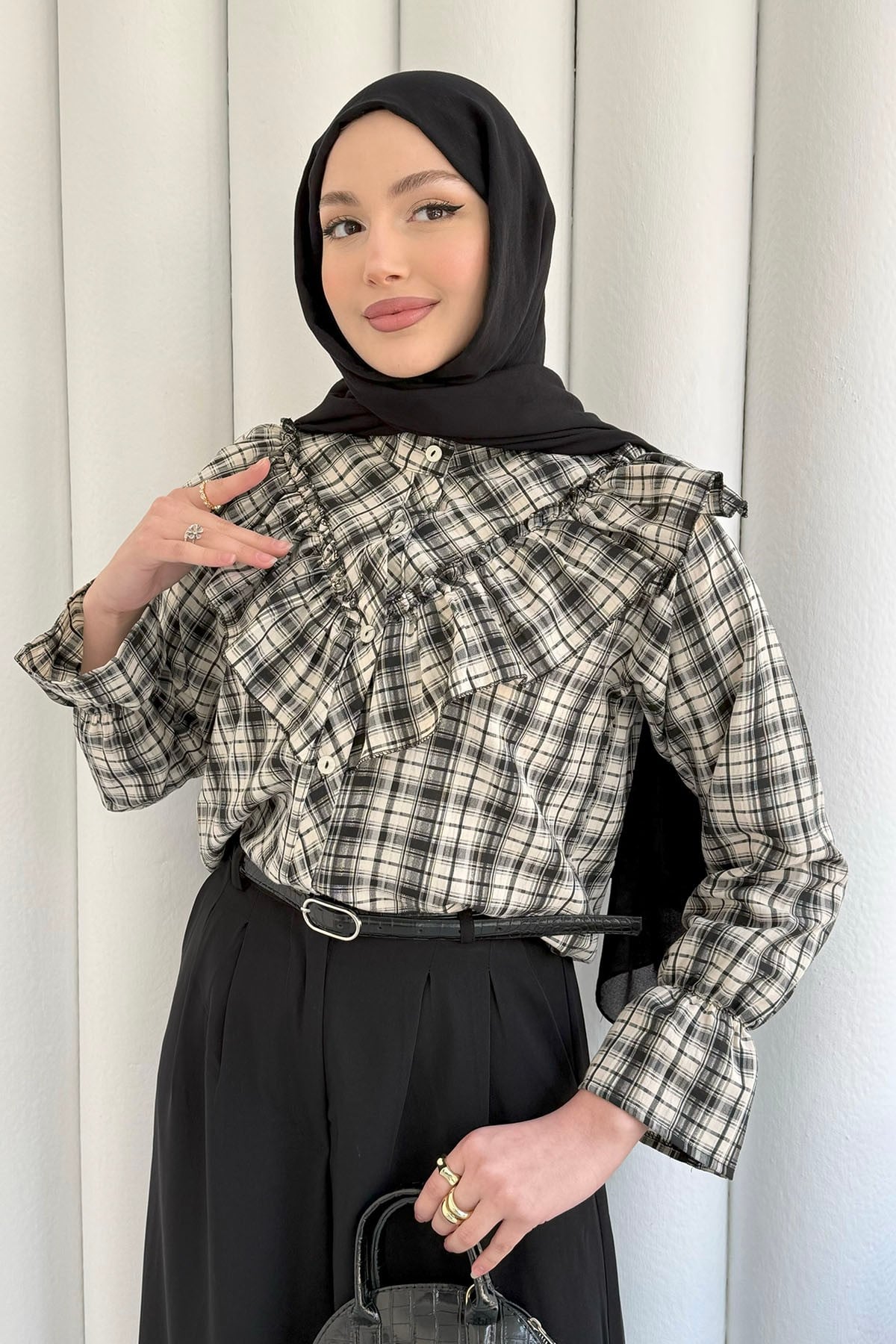 Yakası Fırfırlı Ekose Gömlek-SİYAH