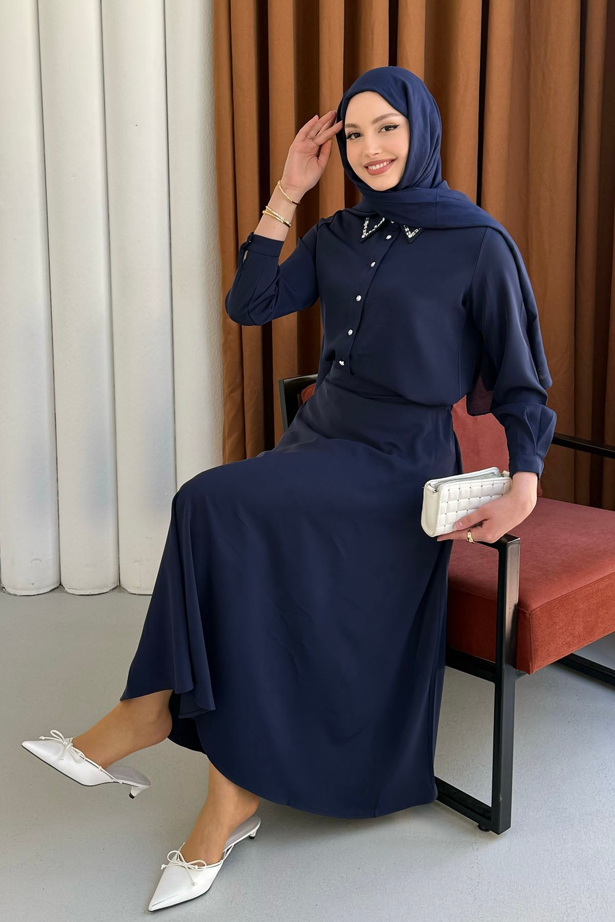 Yakası Taş İşlemeli Etekli Tesettür Takım-LACİVERT