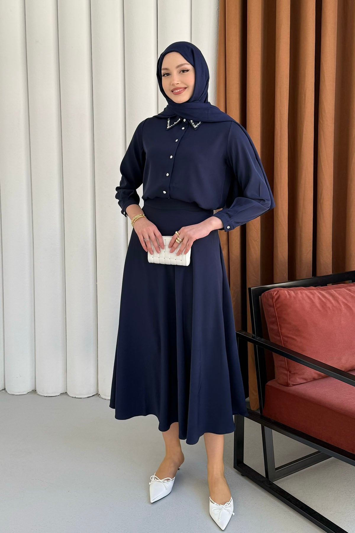 Yakası Taş İşlemeli Etekli Tesettür Takım-LACİVERT