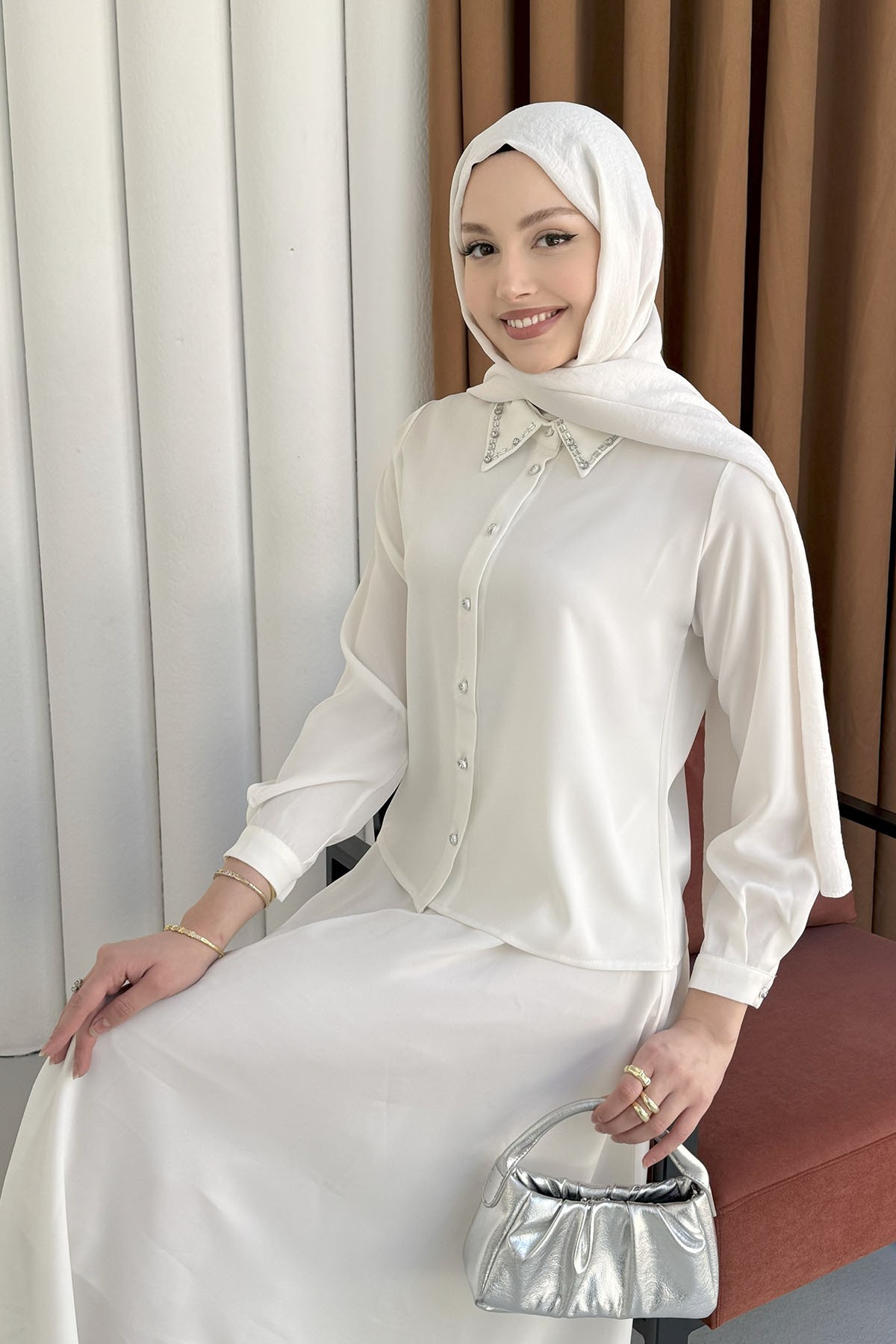 Yakası Taş İşlemeli Etekli Tesettür Takım-BEYAZ