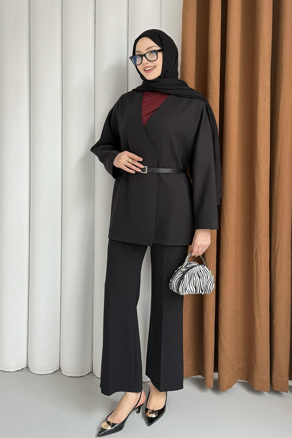 Yakasız Kemer Detaylı Ceket-SİYAH