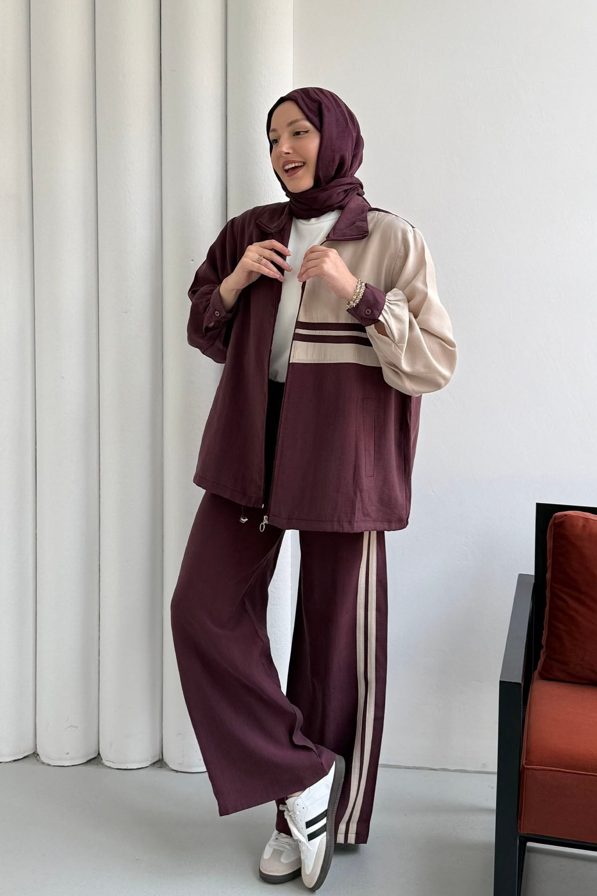 Yan Şerit Detaylı Fermuarlı Tesettür Takım-BORDO