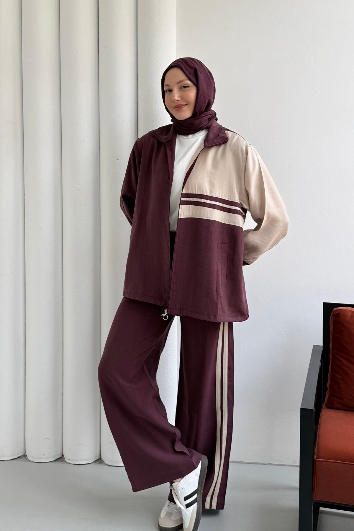 Yan Şerit Detaylı Fermuarlı Tesettür Takım-BORDO