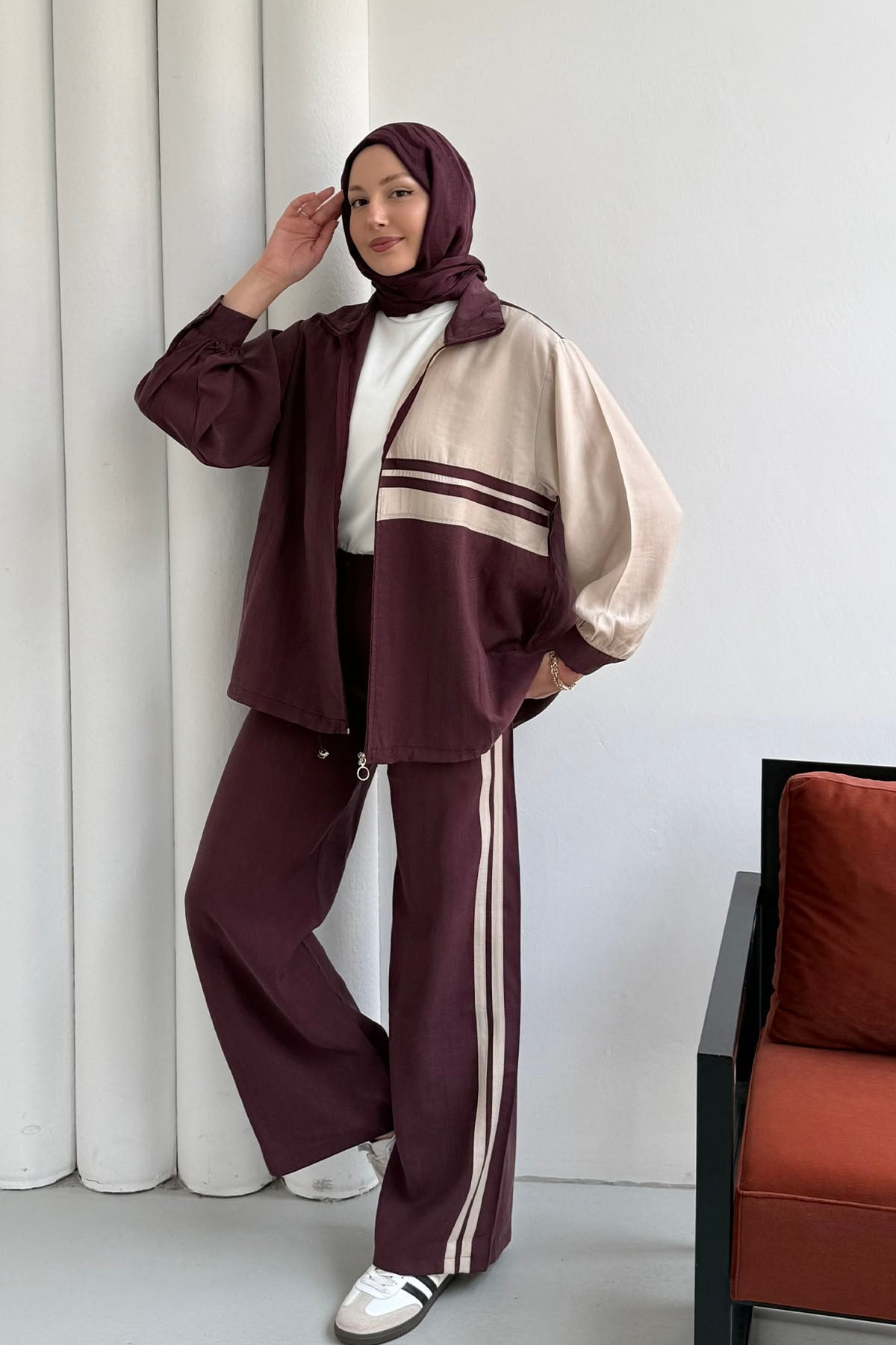 Yan Şerit Detaylı Fermuarlı Tesettür Takım-BORDO