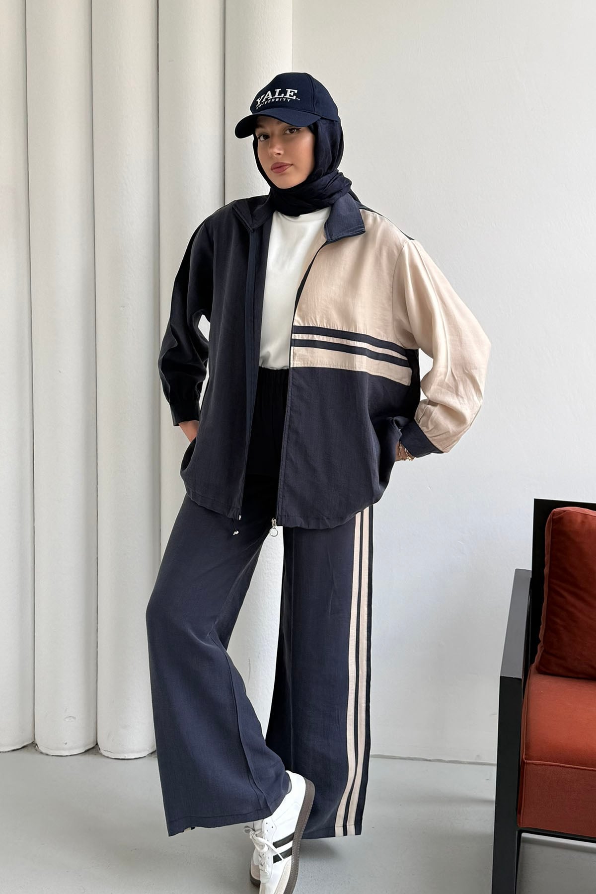 Yan Şerit Detaylı Fermuarlı Tesettür Takım-LACİVERT