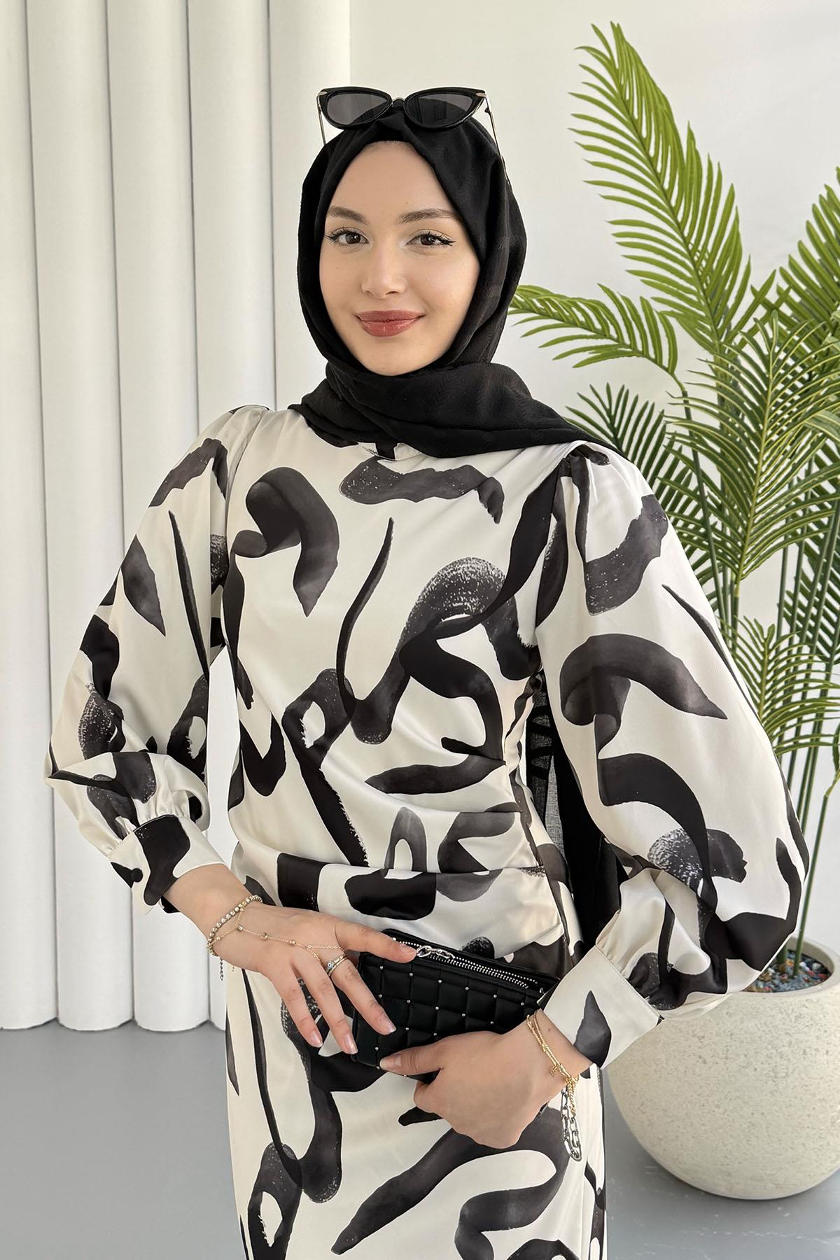 Yandan Büzgülü Batik Desen Tesettür Elbise-SİYAH