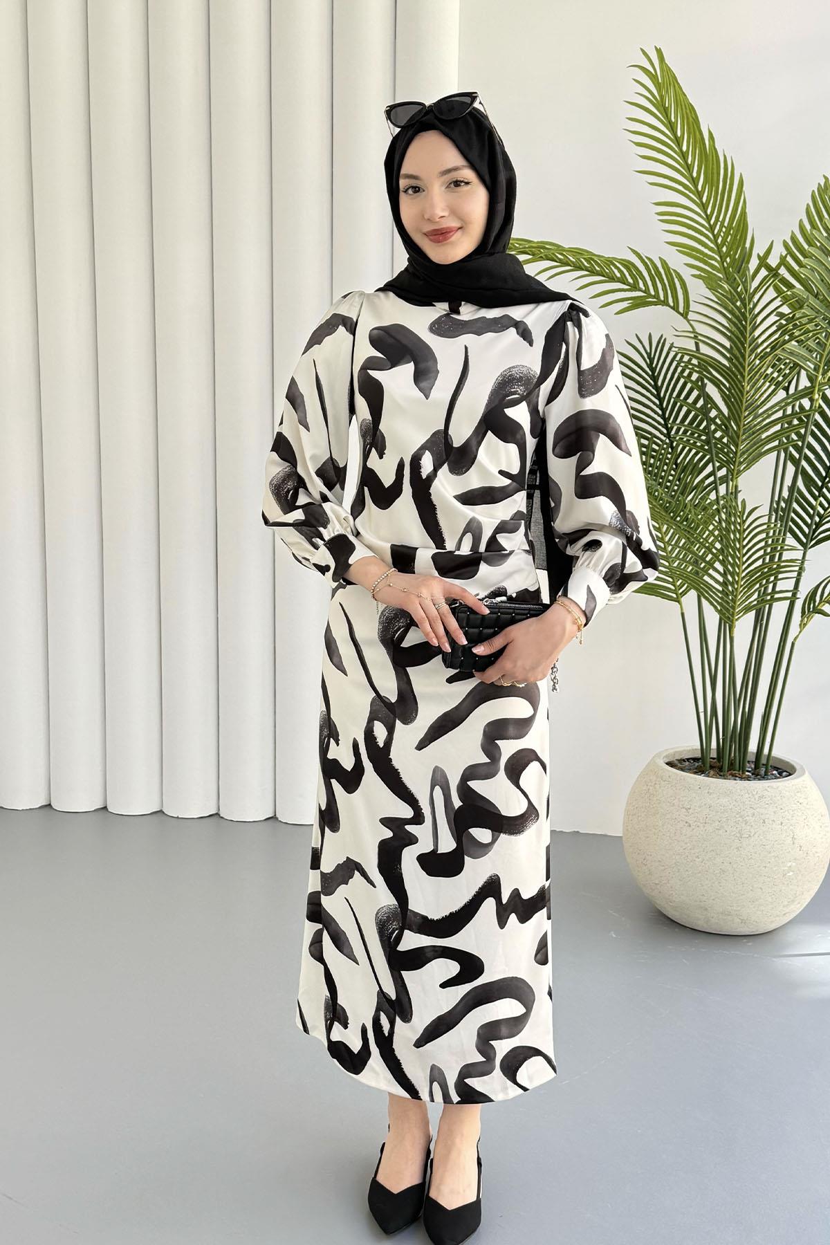 Yandan Büzgülü Batik Desen Tesettür Elbise-SİYAH