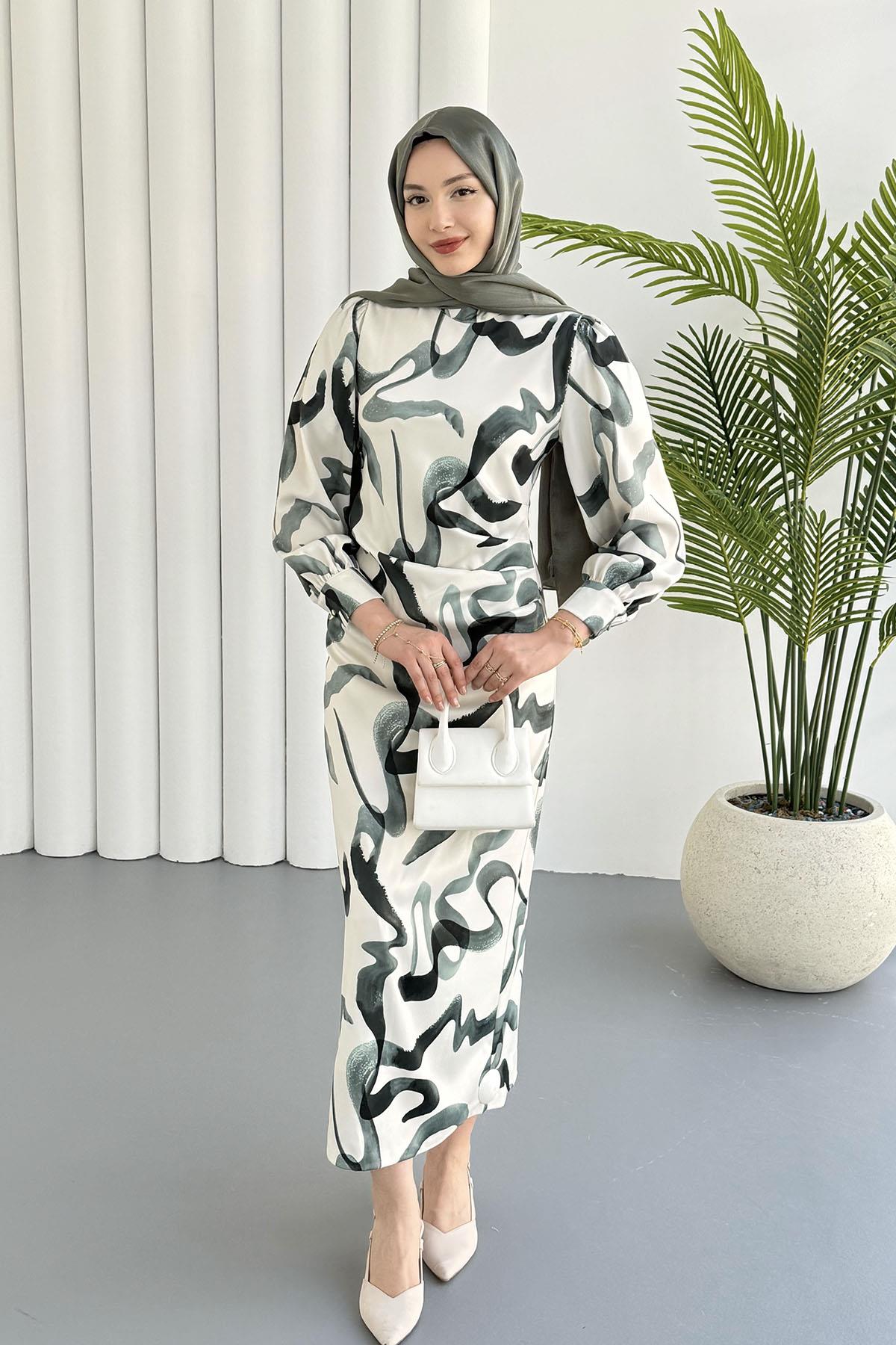 Yandan Büzgülü Batik Desen Tesettür Elbise-YEŞİL