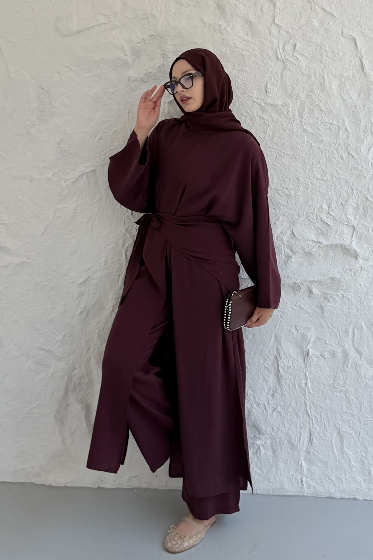 Yandan Yırtmaçlı Omuz Şallı Premium Tesettür Takım-BORDO