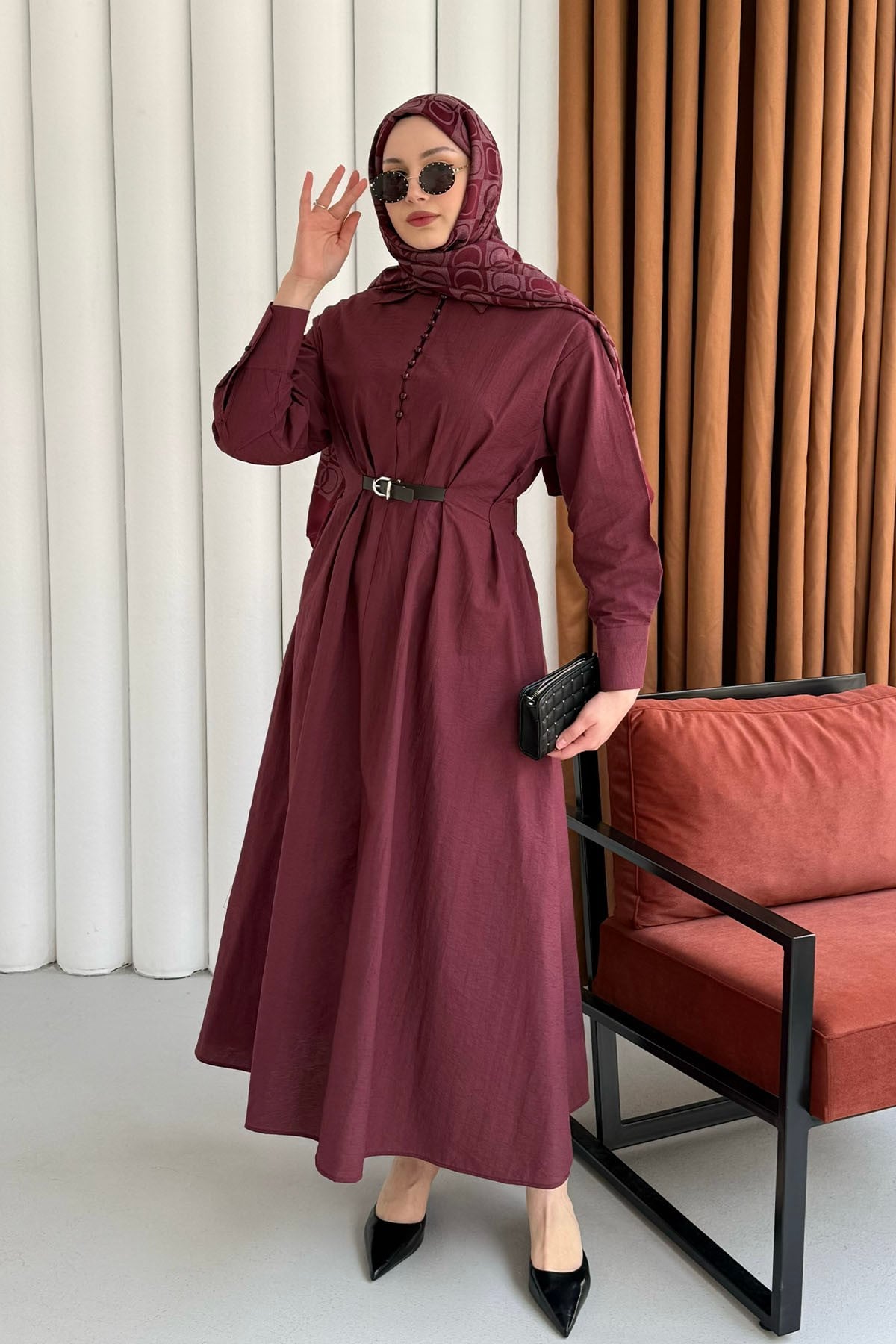Yarım Düğmeli Bele Oturan Kemer Detaylı Tesettür Elbise-BORDO