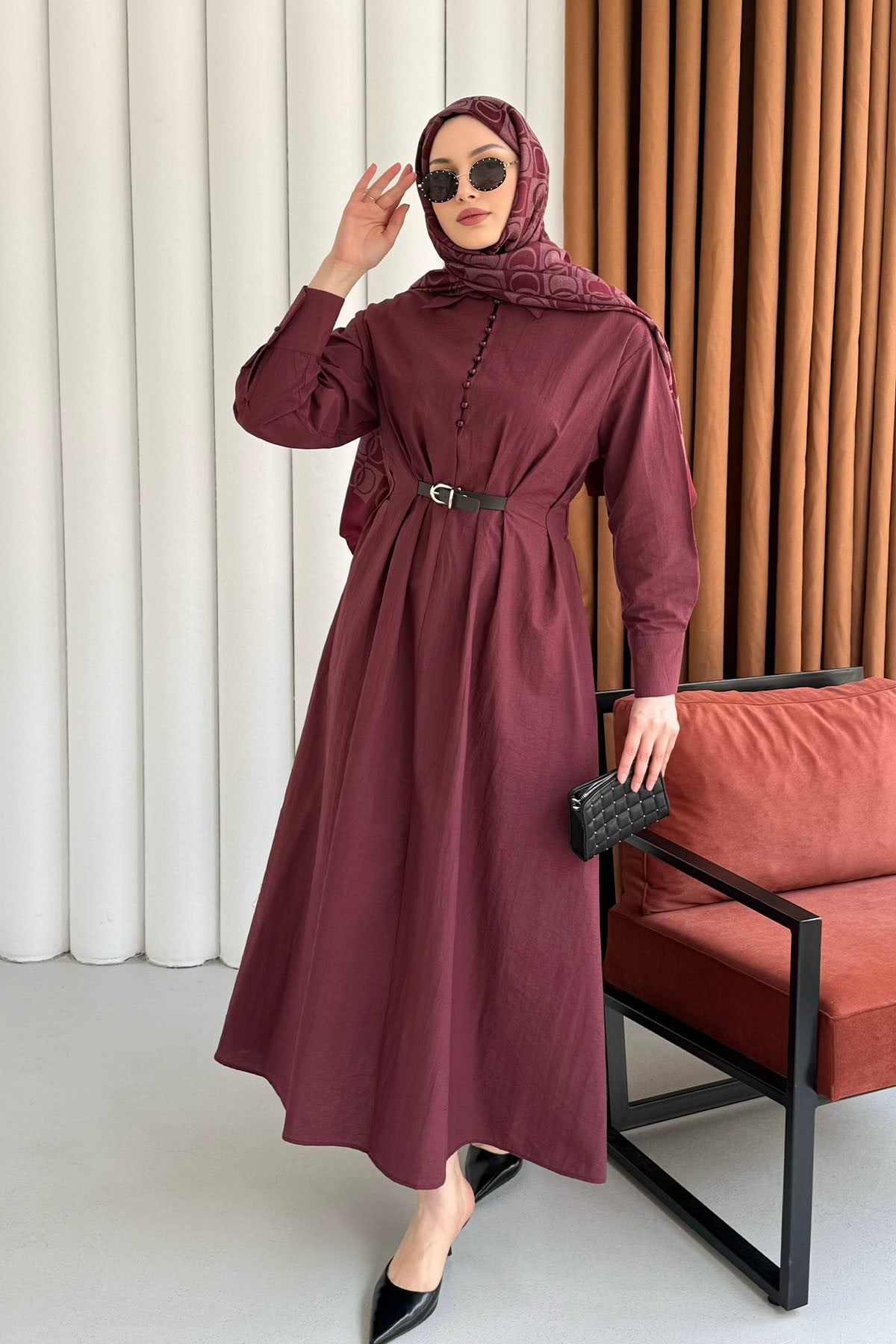 Yarım Düğmeli Bele Oturan Kemer Detaylı Tesettür Elbise-BORDO