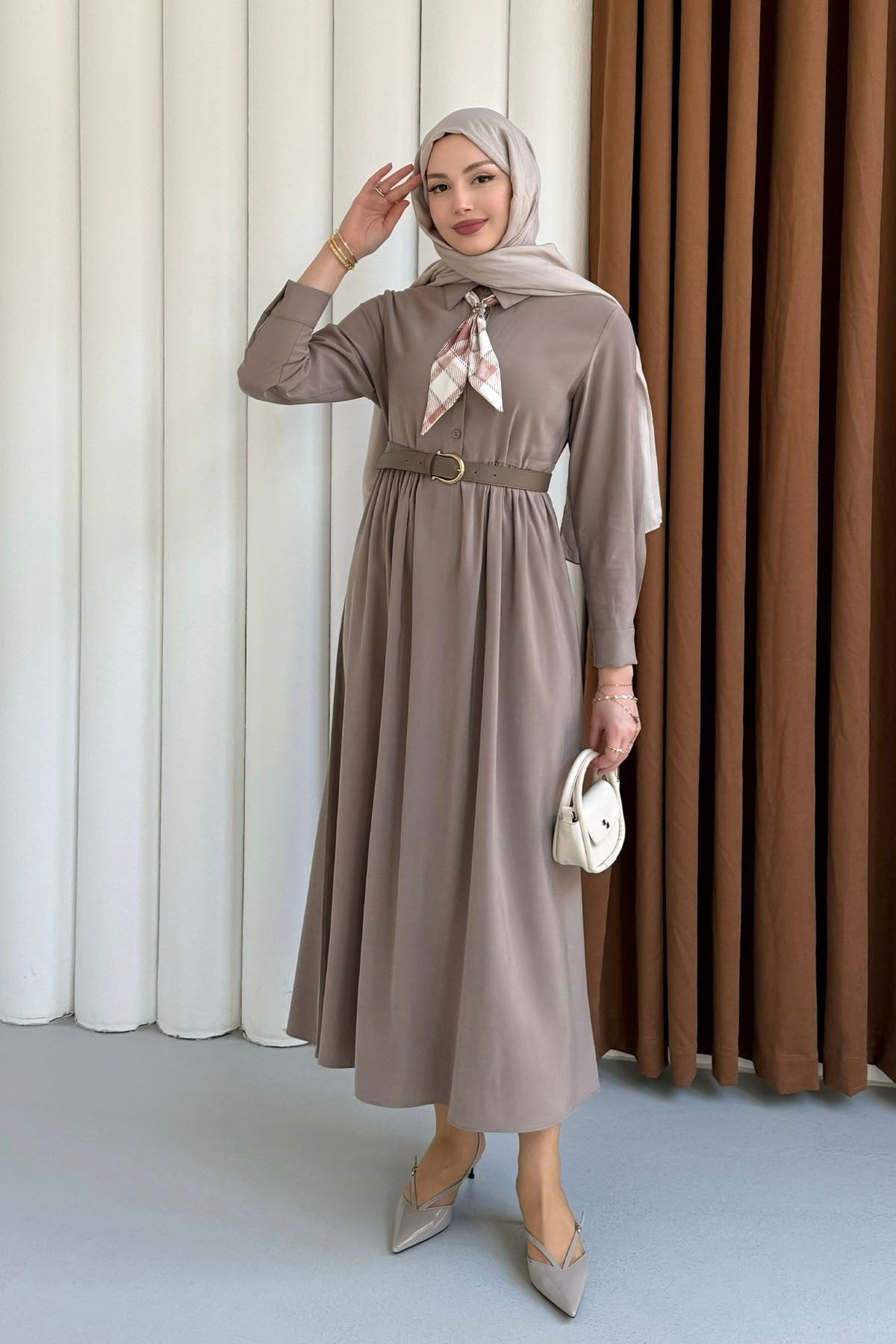 Yarım Düğmeli Fular Detaylı Kemerli Tesettür Elbise-VİZON