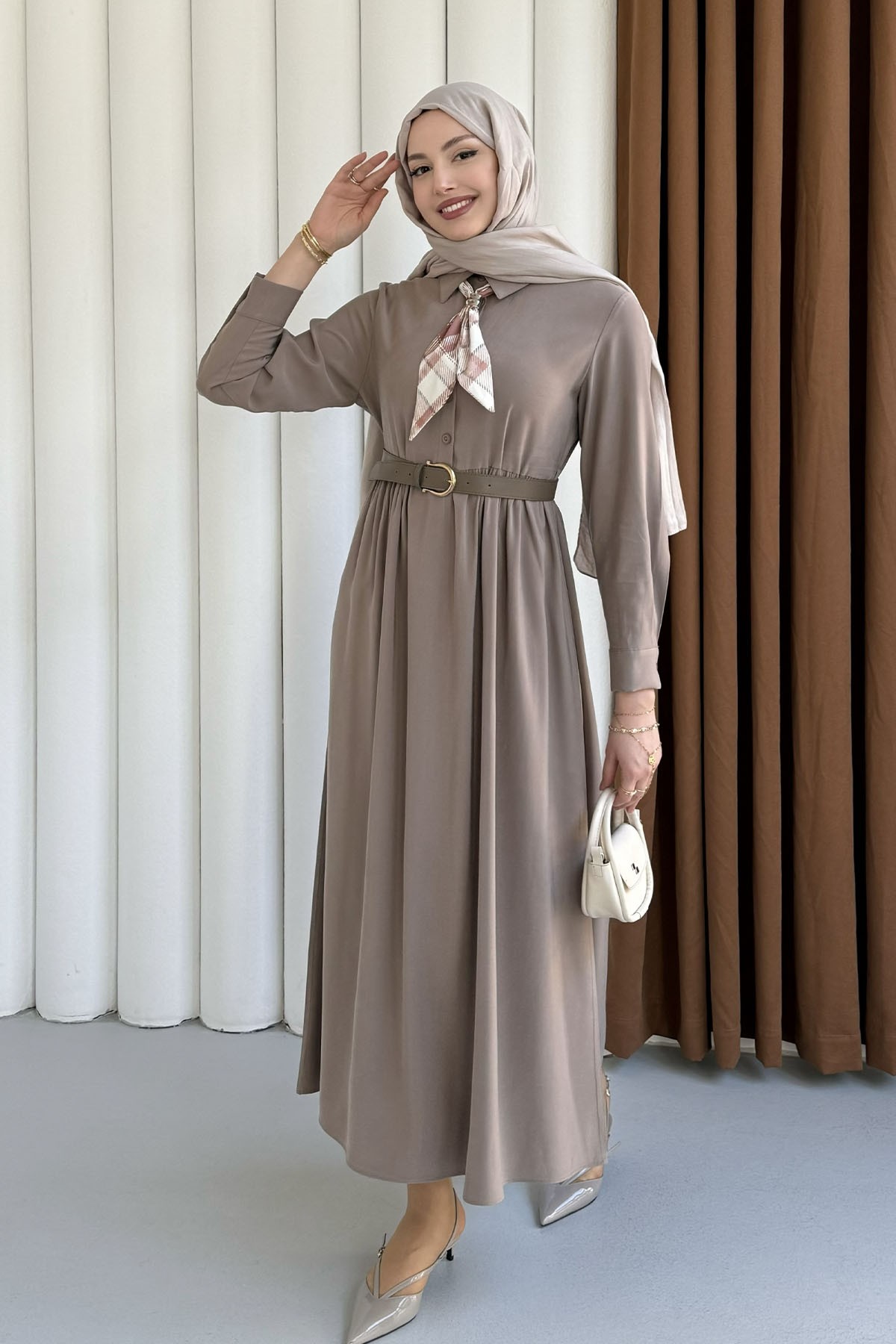 Yarım Düğmeli Fular Detaylı Kemerli Tesettür Elbise-VİZON