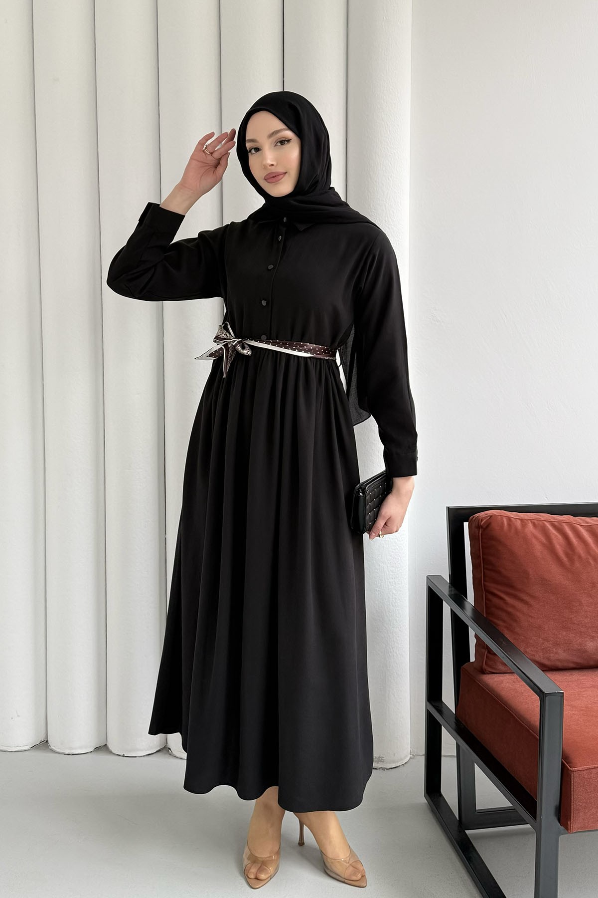 Yarım Düğmeli Saten Kemer Detaylı Tesettür Elbise-SİYAH