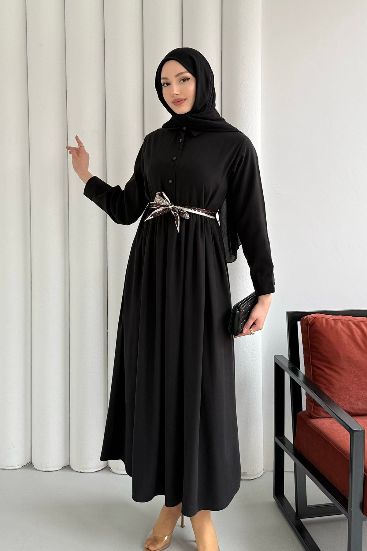 Yarım Düğmeli Saten Kemer Detaylı Tesettür Elbise-SİYAH