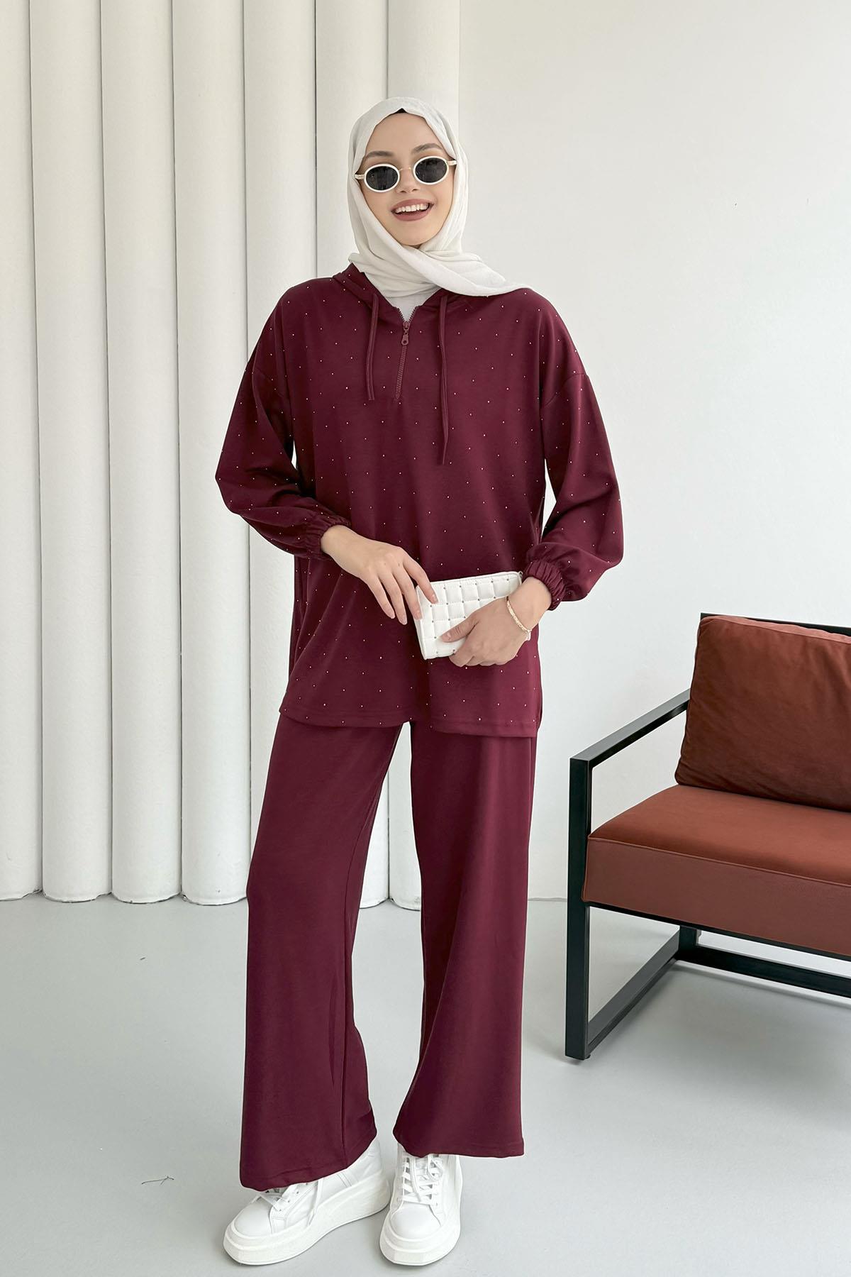 Yarım Fermuarlı Üst Taşlı Pantolonlu Tesettür Takım-BORDO