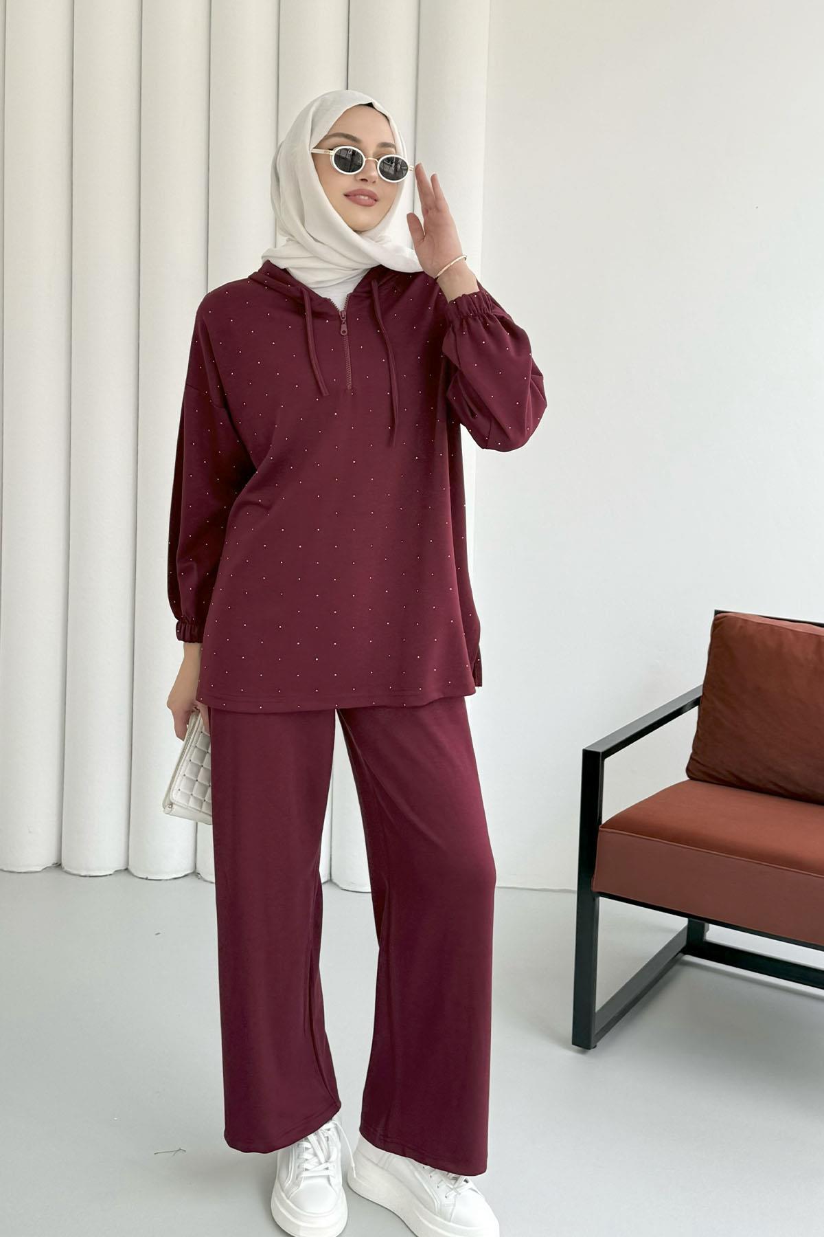 Yarım Fermuarlı Üst Taşlı Pantolonlu Tesettür Takım-BORDO