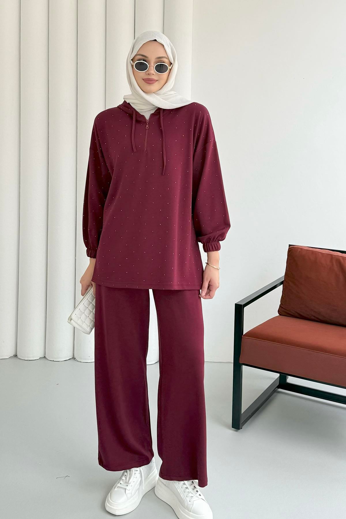 Yarım Fermuarlı Üst Taşlı Pantolonlu Tesettür Takım-BORDO