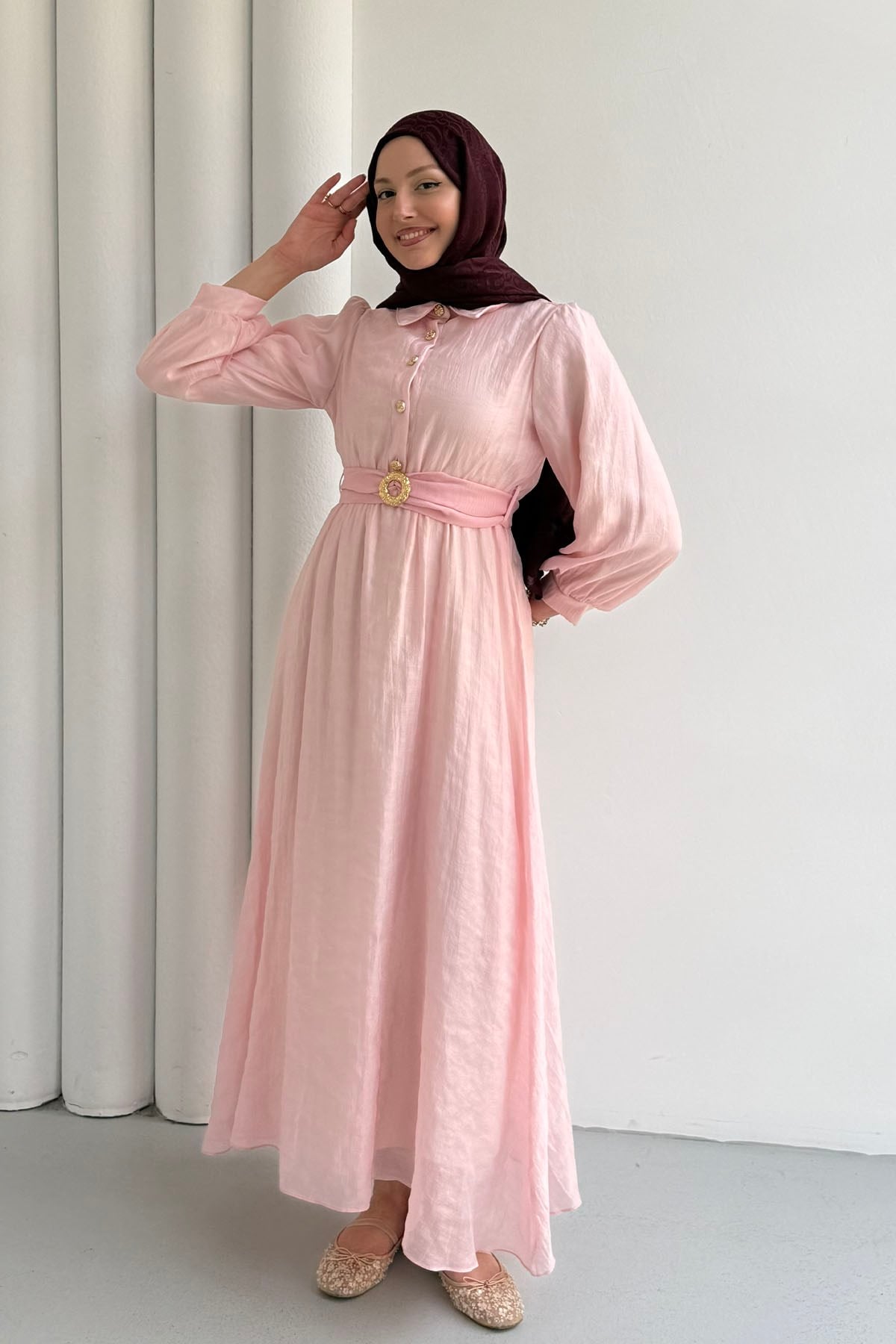 Yarım Gold Düğmeli Kuşaklı Tesettür Elbise-PEMBE