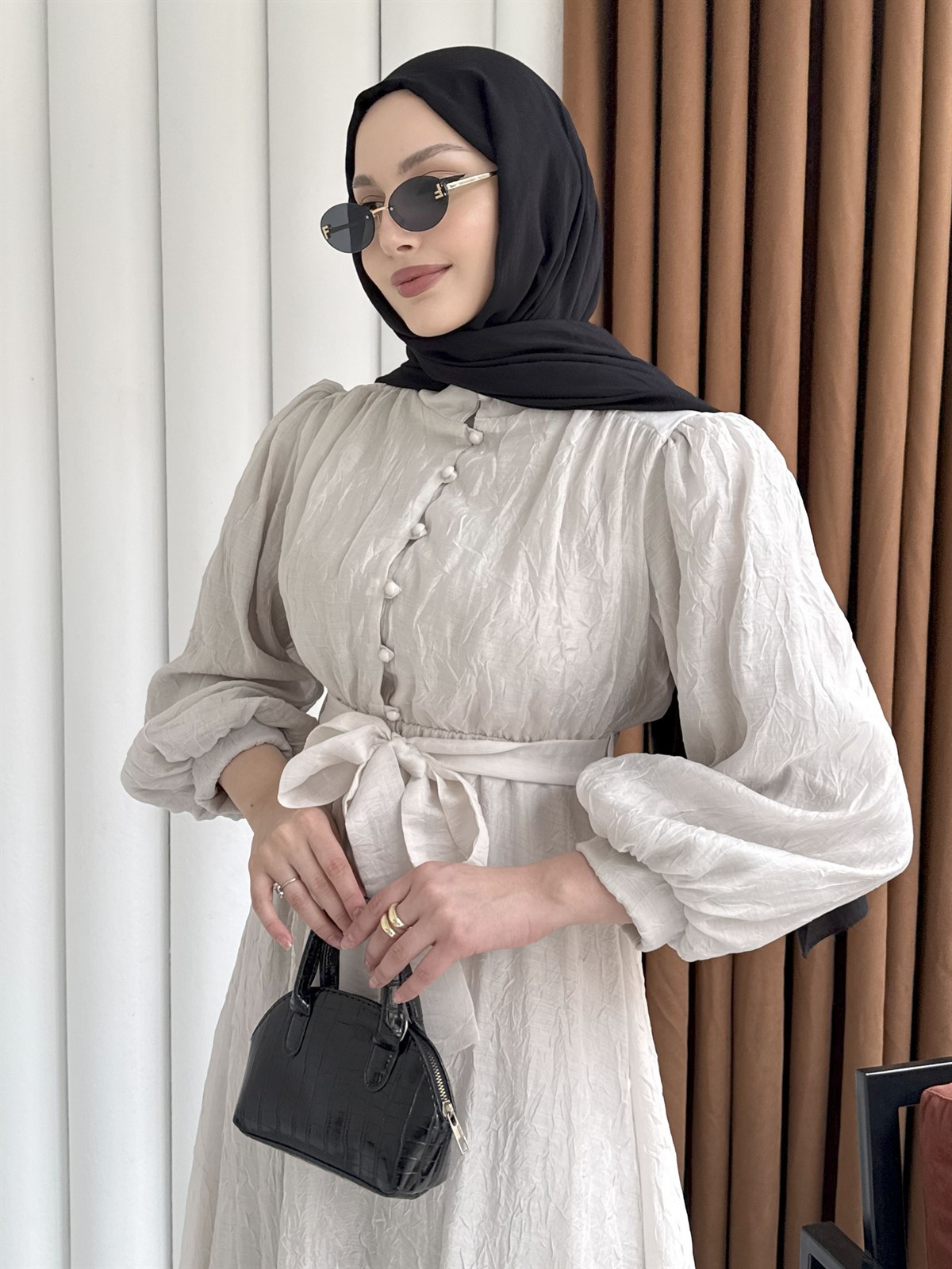 Yarın Düğmeli Kendinden Desenli Balon Kol Tesettür Elbise-TAŞ