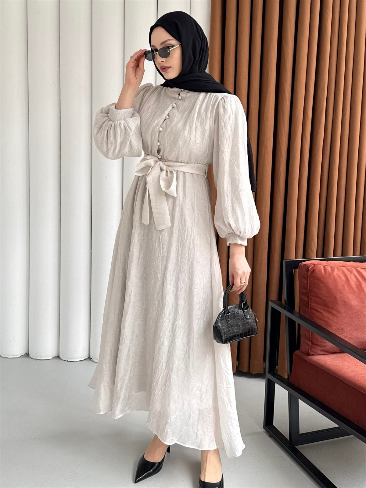 Yarın Düğmeli Kendinden Desenli Balon Kol Tesettür Elbise-TAŞ