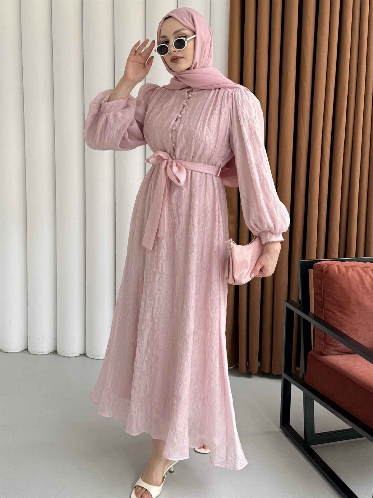 Yarın Düğmeli Kendinden Desenli Balon Kol Tesettür Elbise-PEMBE