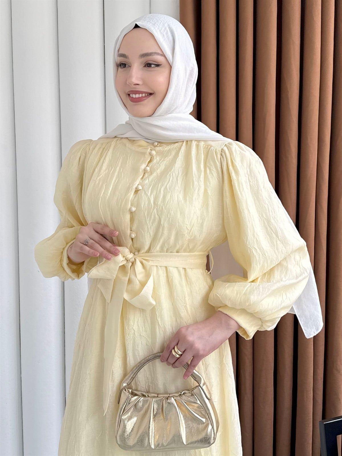 Yarın Düğmeli Kendinden Desenli Balon Kol Tesettür Elbise-SARI