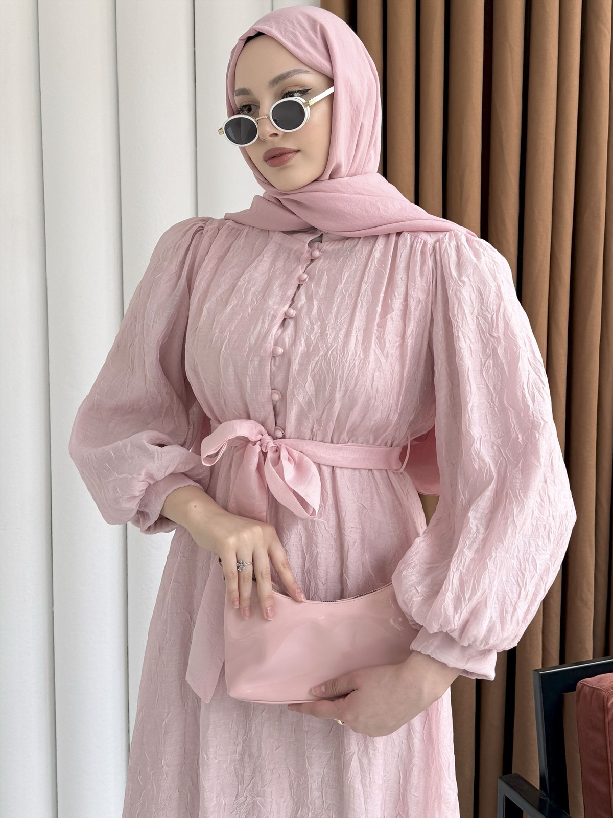 Yarın Düğmeli Kendinden Desenli Balon Kol Tesettür Elbise-PEMBE