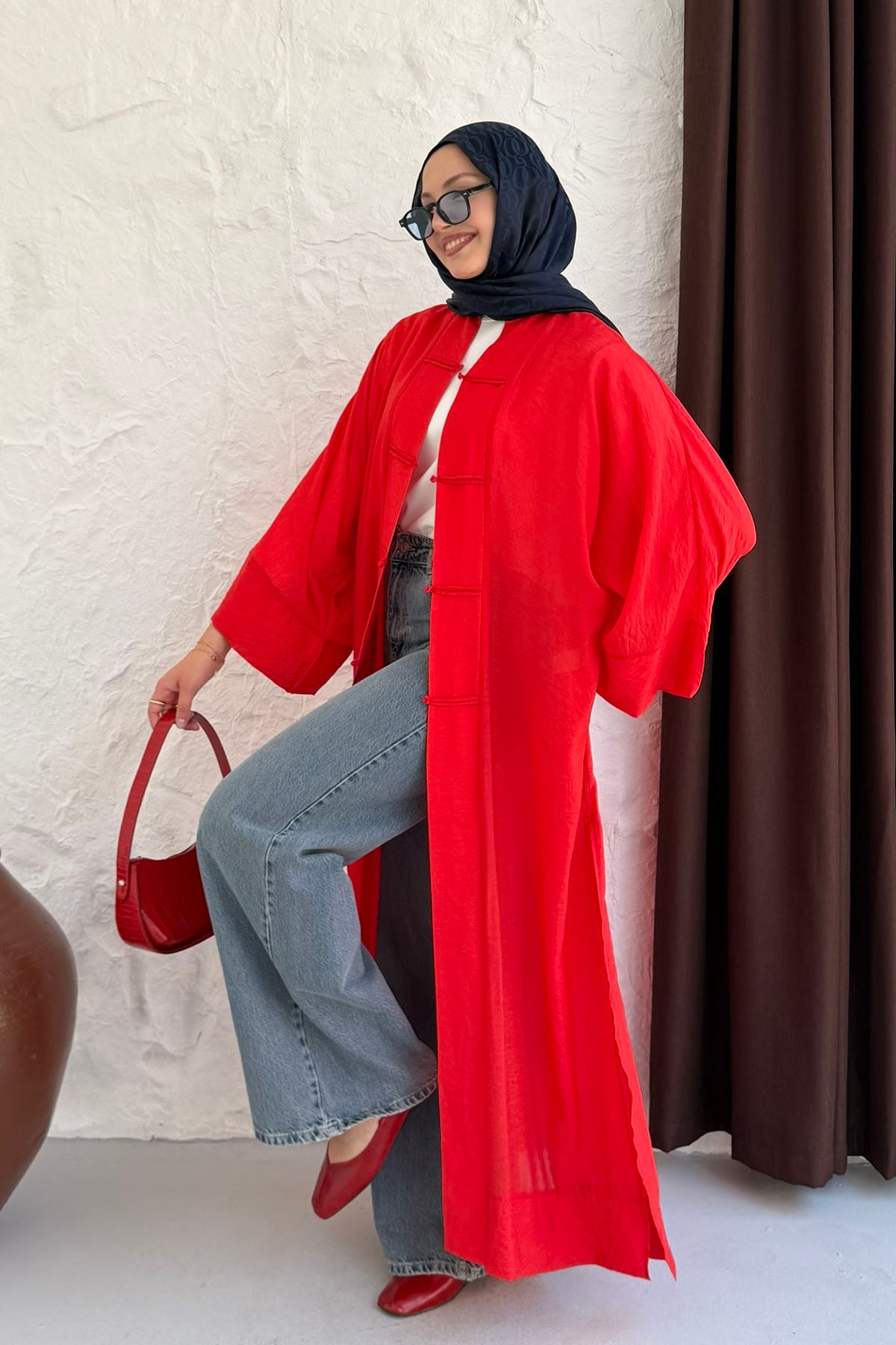Yırtmaç Detaylı Süslü Düğmeli Kimono-KIRMIZI