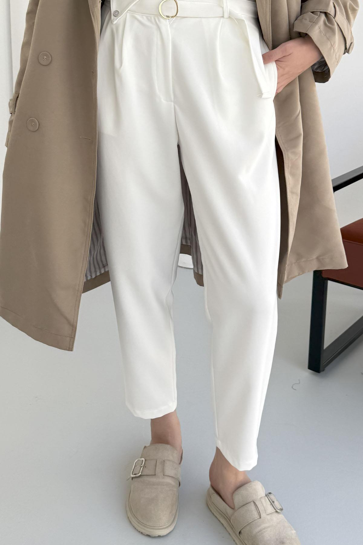 Yüksek Bel Toka Detaylı Havuç Pantolon-BEYAZ