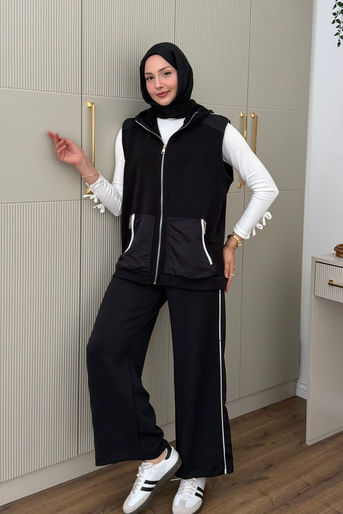 ZR Oysho Spor Şerit Detaylı Kapüşonlu Fermuarlı Tesettür Takım-SİYAH