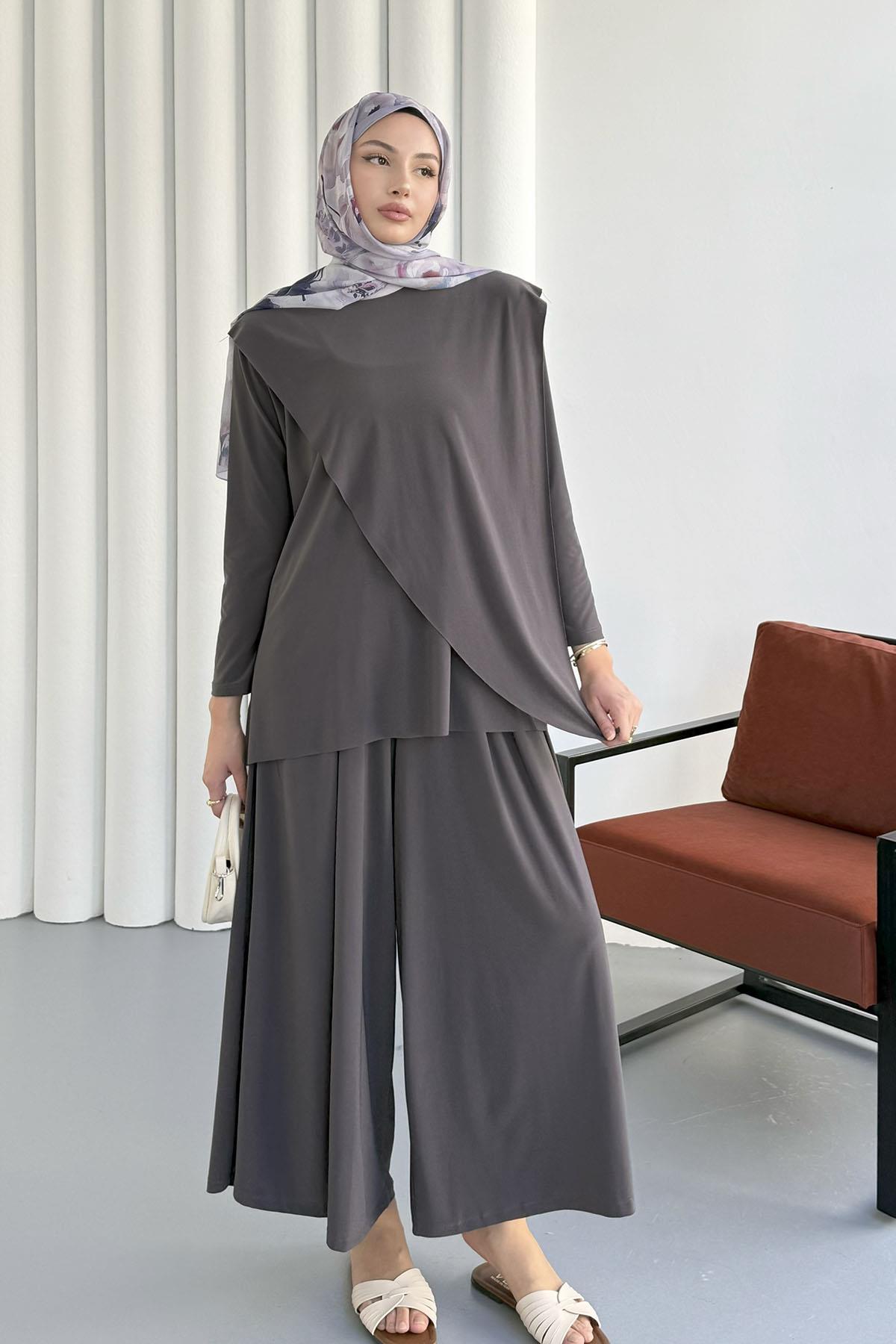 Sandy Kumaş Asimetrik Pantolonlu Tesettür Takım-ANTRASİT