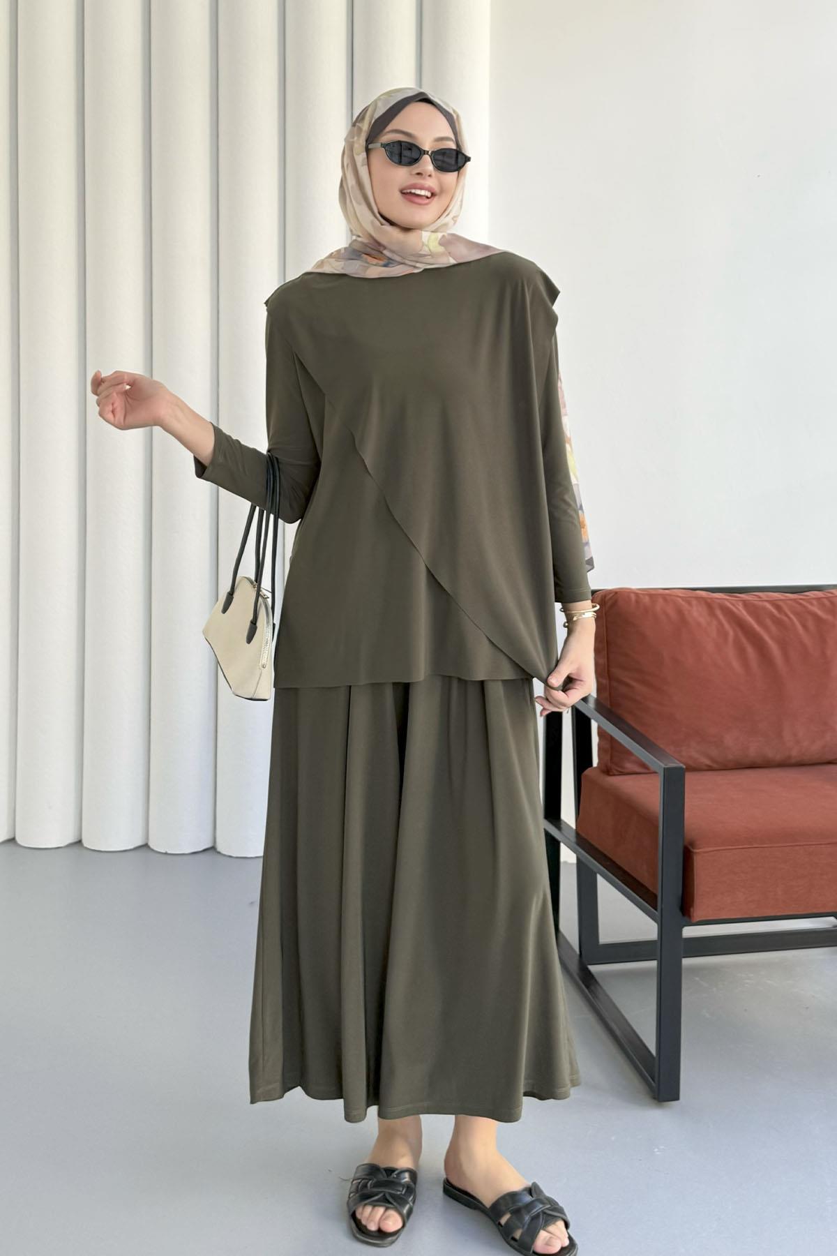 Sandy Kumaş Asimetrik Pantolonlu Tesettür Takım-HAKİ YEŞİL
