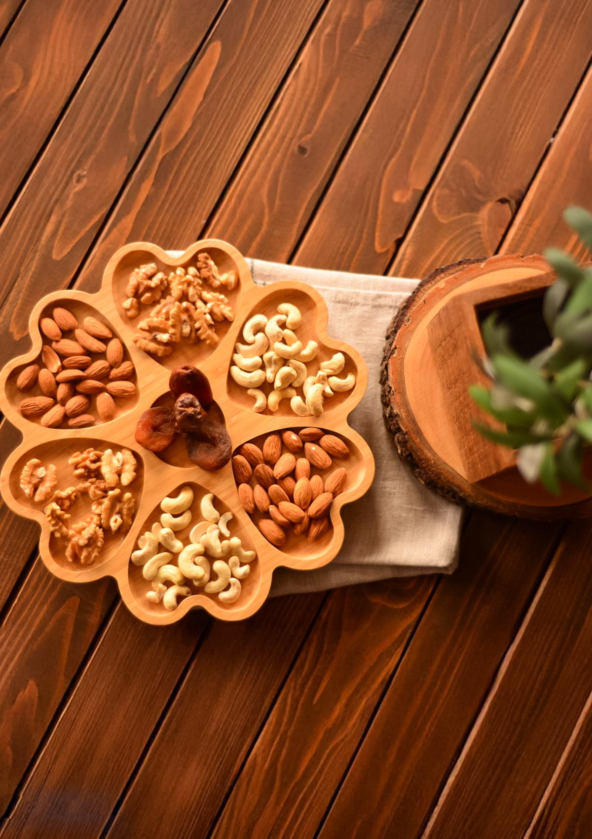 Bambu Döner Stantlı Çok Amaçlı Sunum Tabağı - Şekerlik, Kahvaltılık - 30 CM - Kalp Şekilli