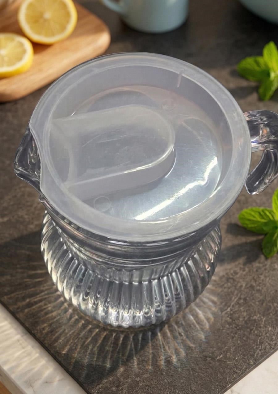 Roma Çizgili Cam Sürahi - Plastik Kapaklı, 1.5 Litre