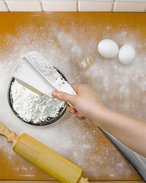 Plastik Ölçü Kabı Seti - Silme Aparatlı - 3 Parça - Krem