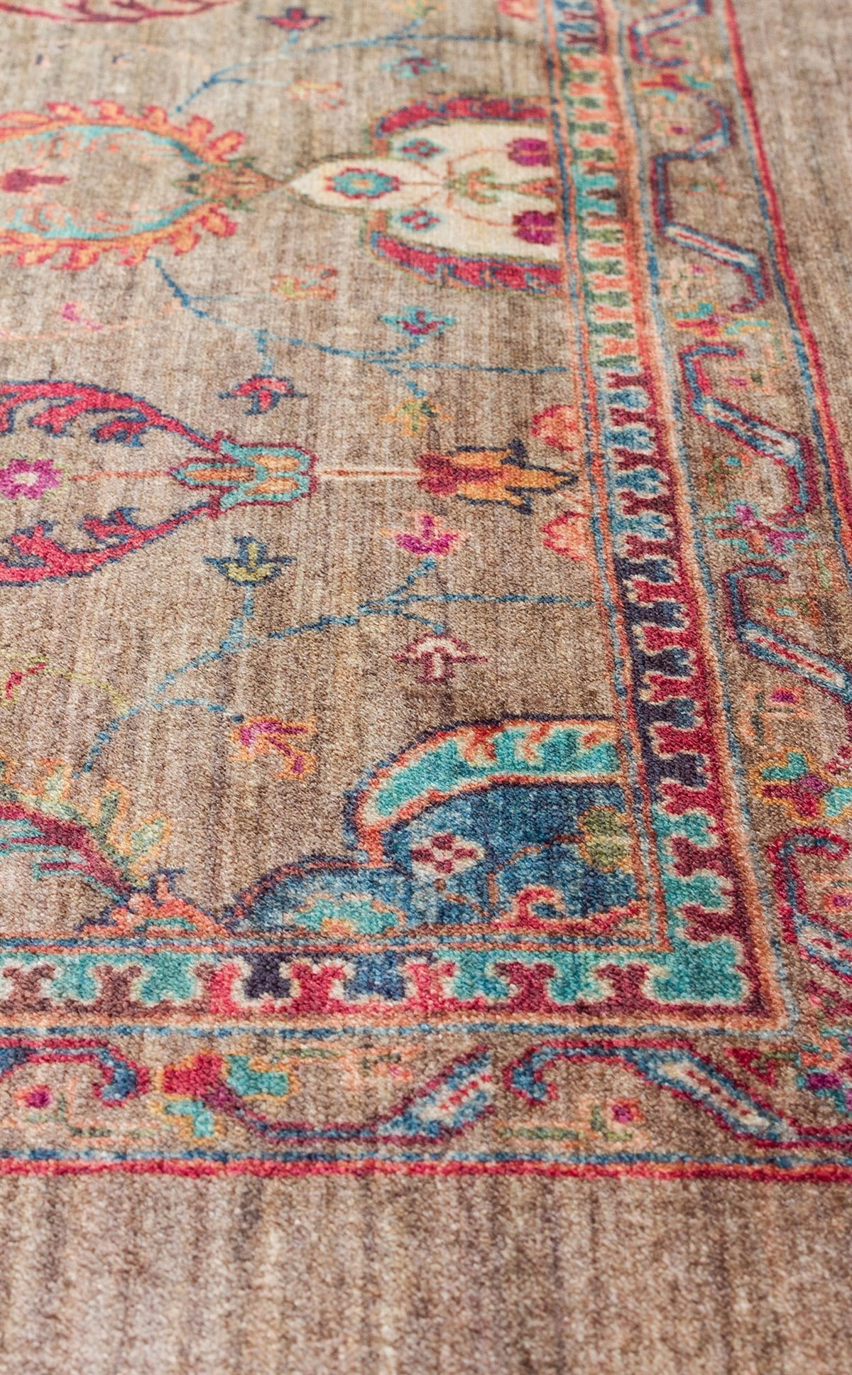 ANTIQUE ATK 07 OLIVE  Kolay kullanımlı Kaymaz Karabağ ve Antik Desenlere Sahip Yıkanabilir Makine Halısı